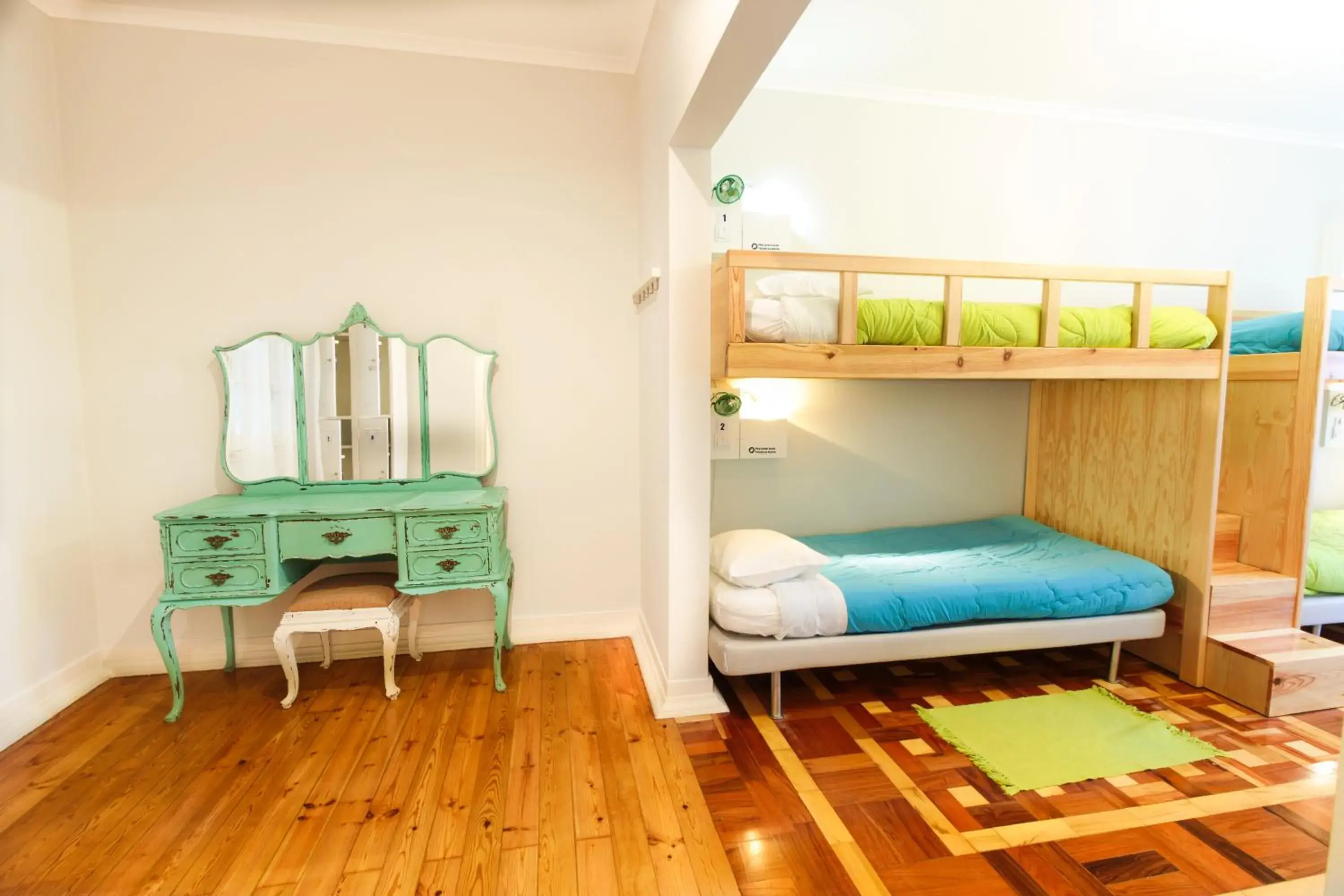 Quadruple Room with Private Bathroom in Lisboa Central Hostel Quadruple Room with Private Bathroom in Lisboa Central Hostel