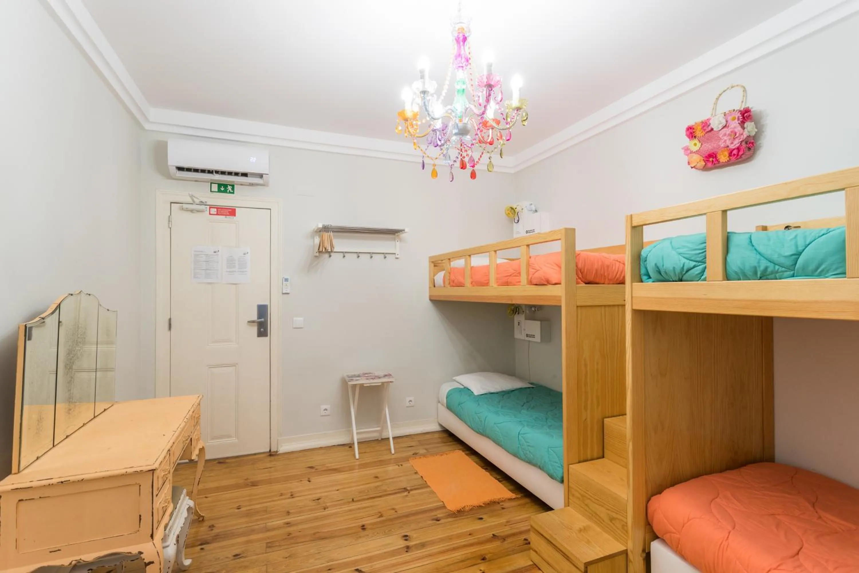 Bedroom, Bed in Lisboa Central Hostel