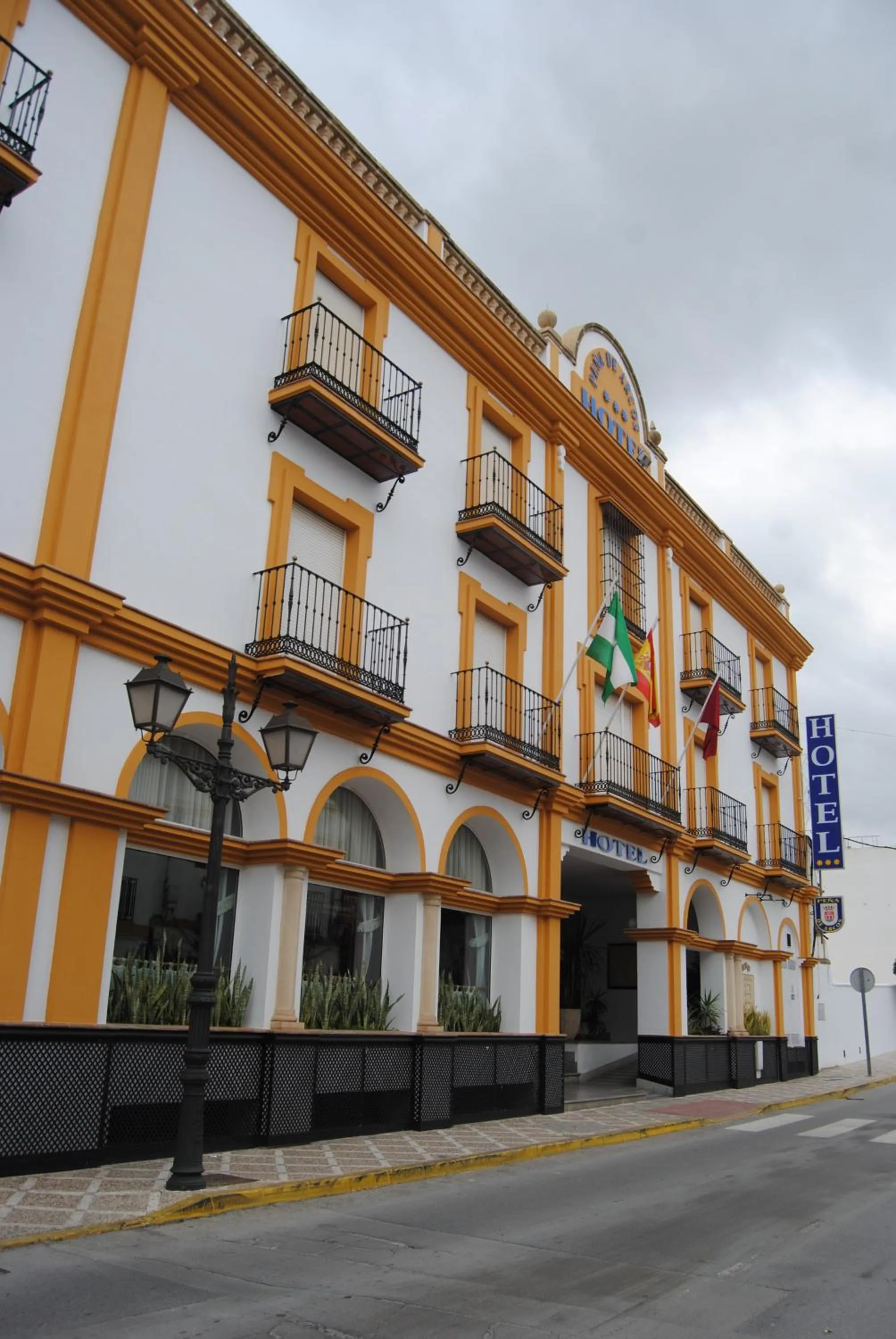 Property building in Hotel Peña de Arcos