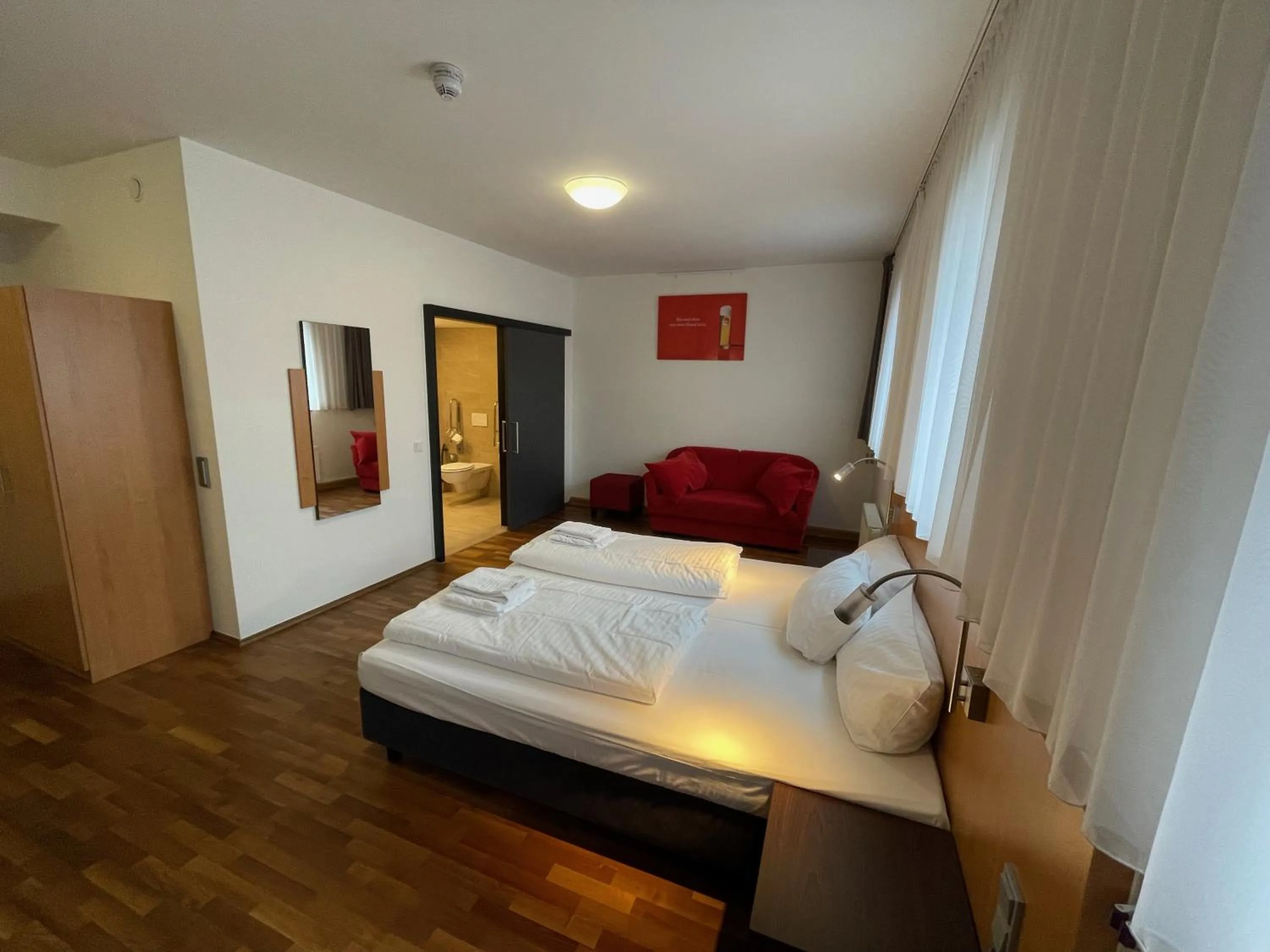 Photo of the whole room, Bed in Eden Hotel Früh am Dom