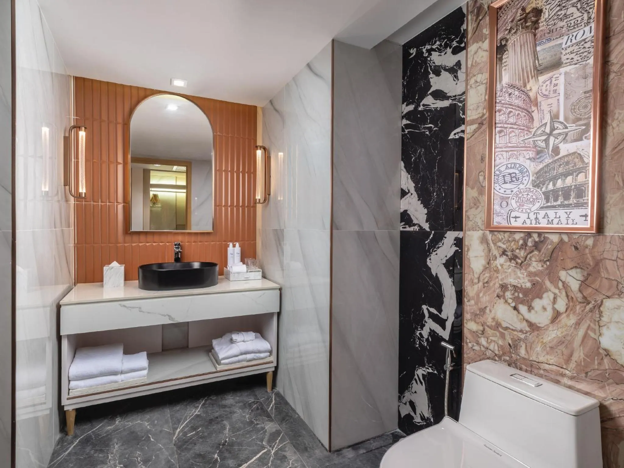 Bathroom in Pipa Hotel Bangkok Sukhumvit 11