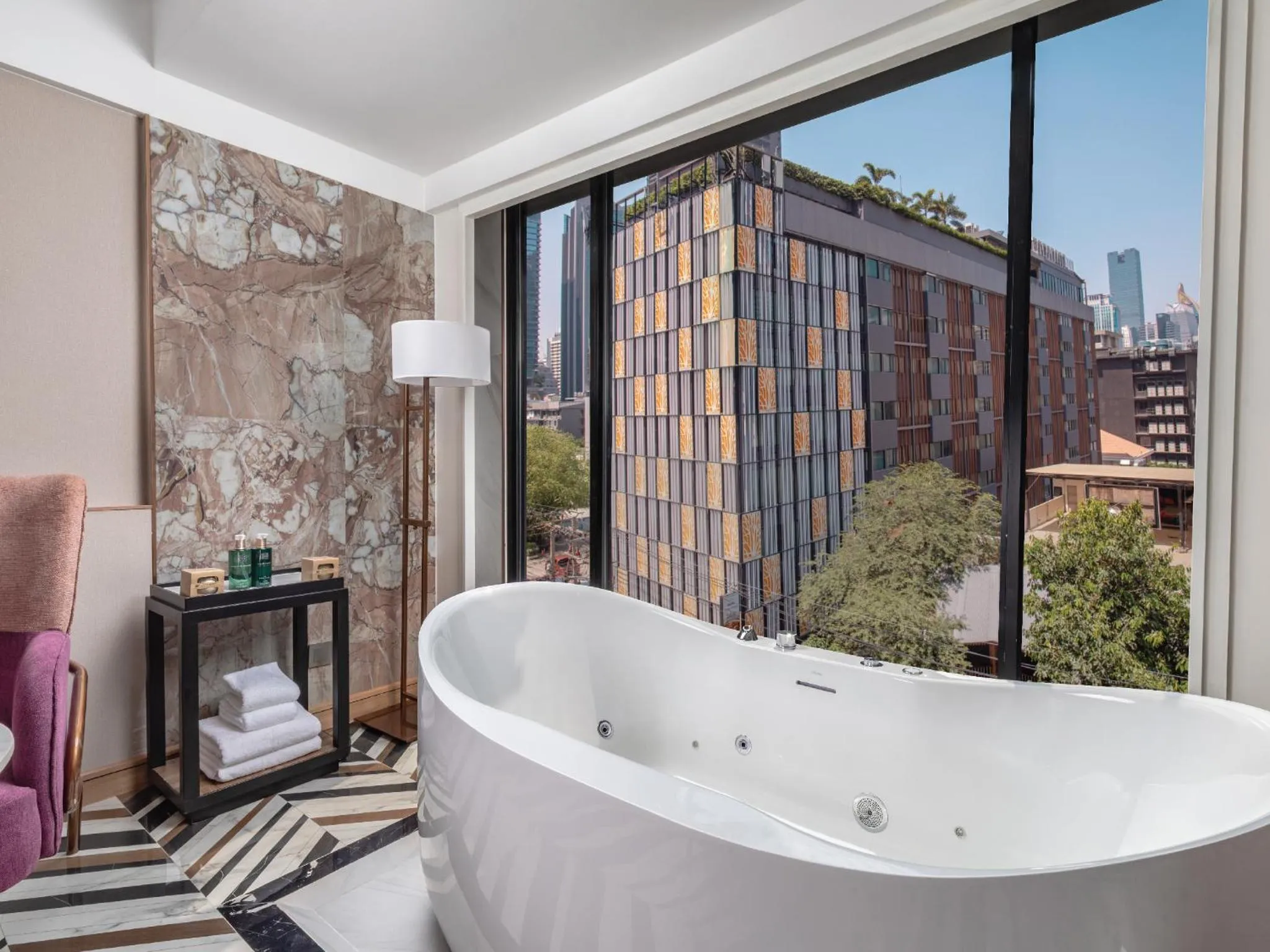 Hot Tub in Pipa Hotel Bangkok Sukhumvit 11