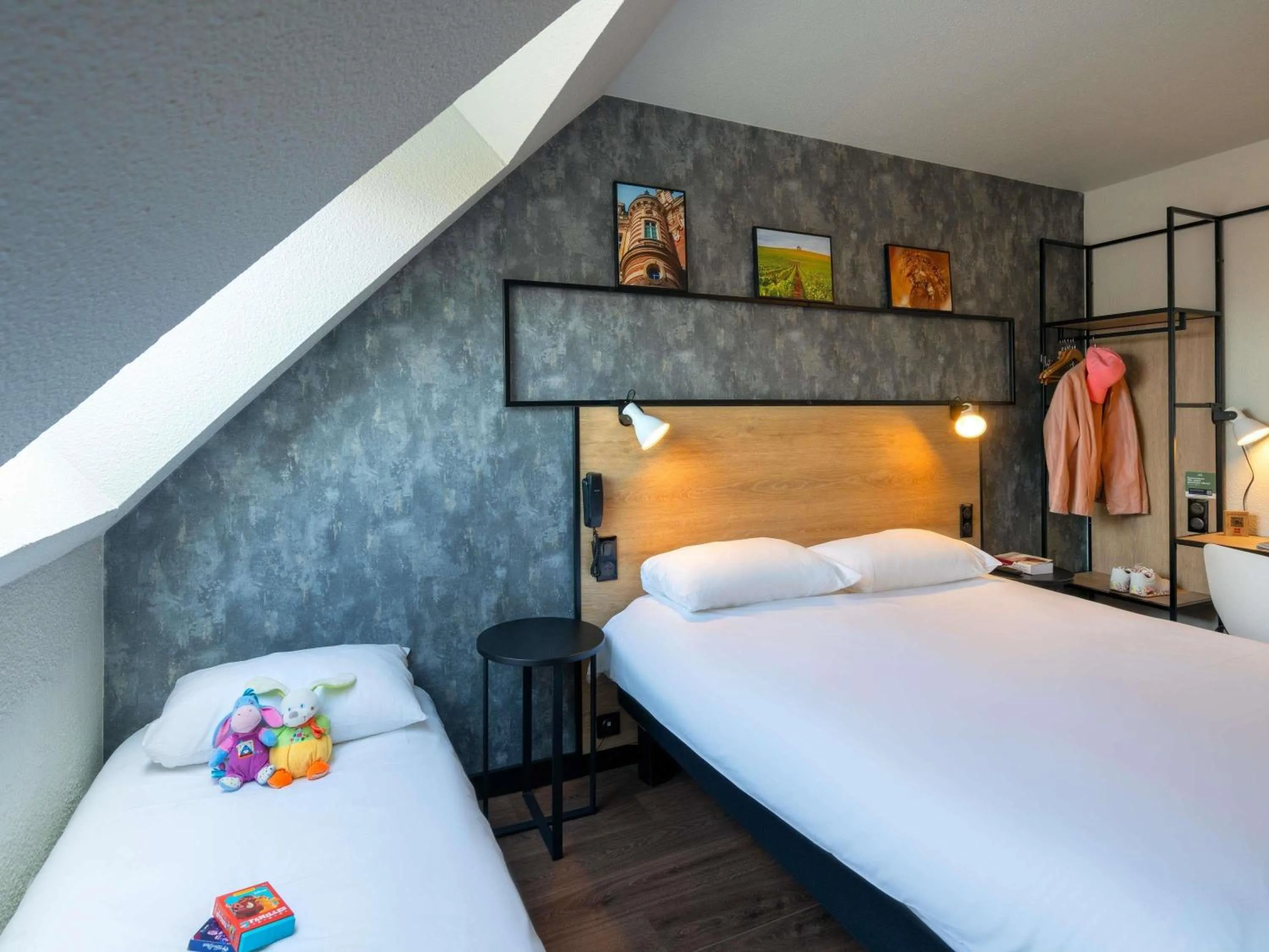 Bedroom, Bed in ibis Epernay Centre Ville