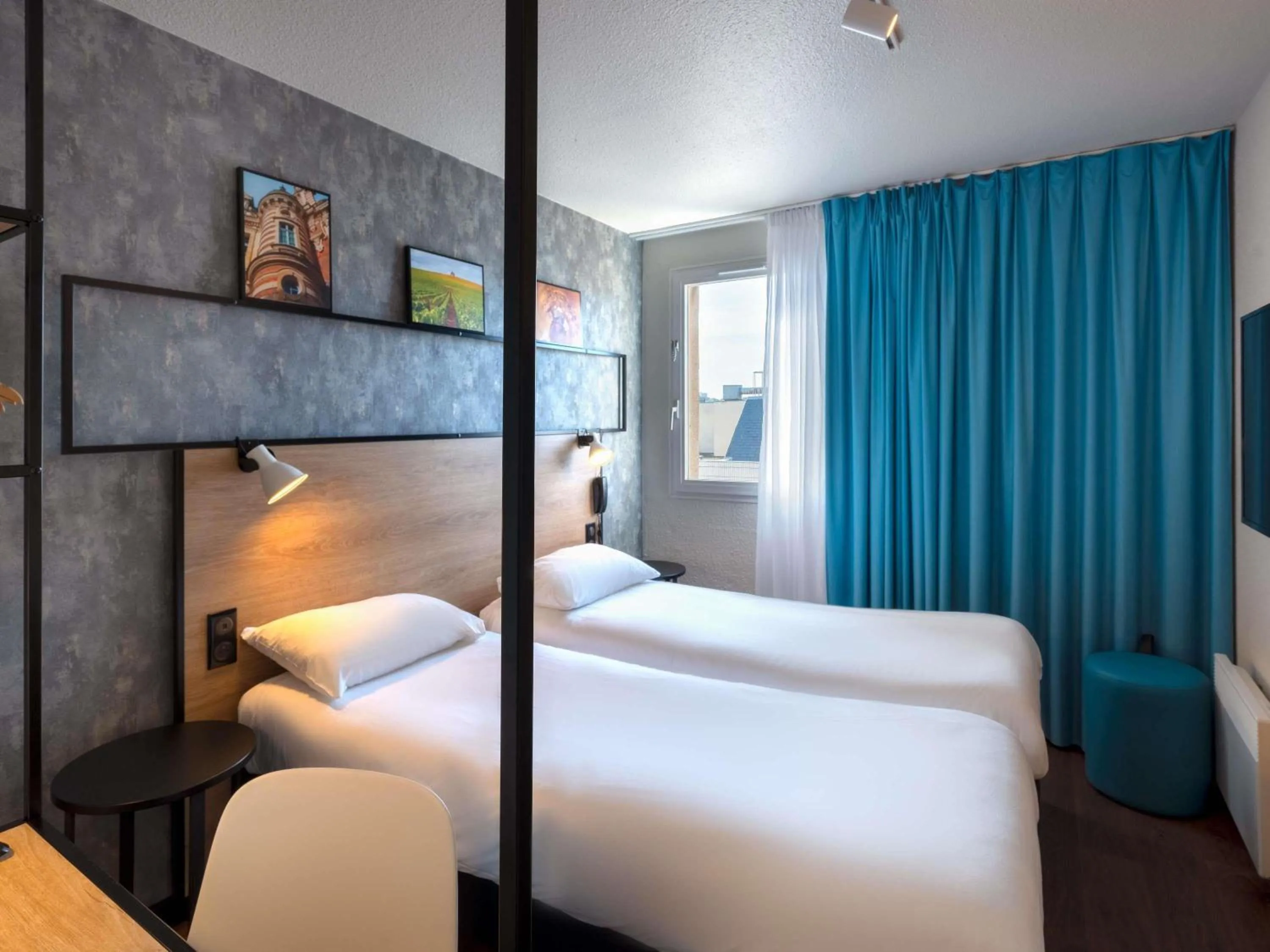 Bedroom, Bed in ibis Epernay Centre Ville