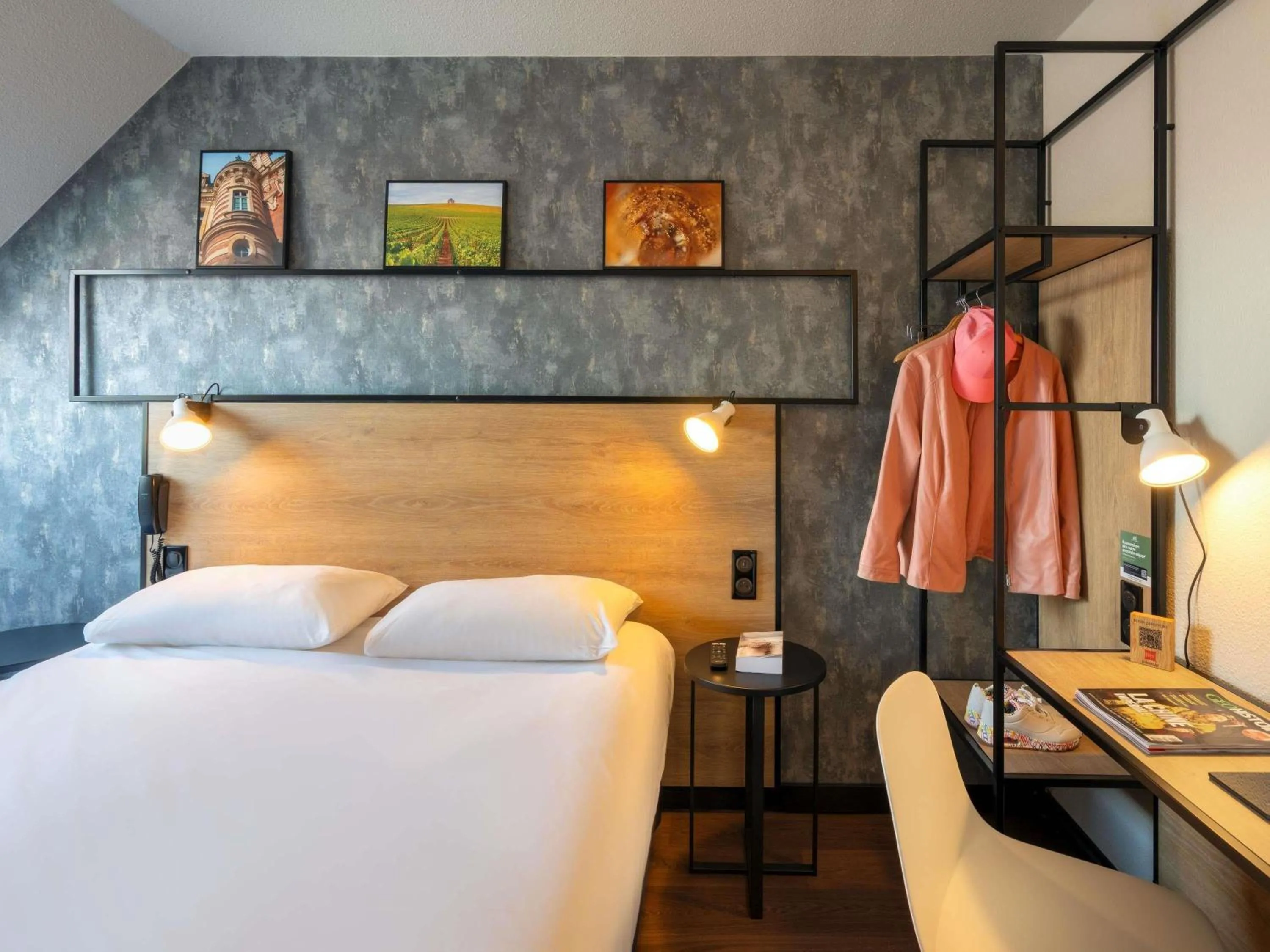 Bedroom, Bed in ibis Epernay Centre Ville