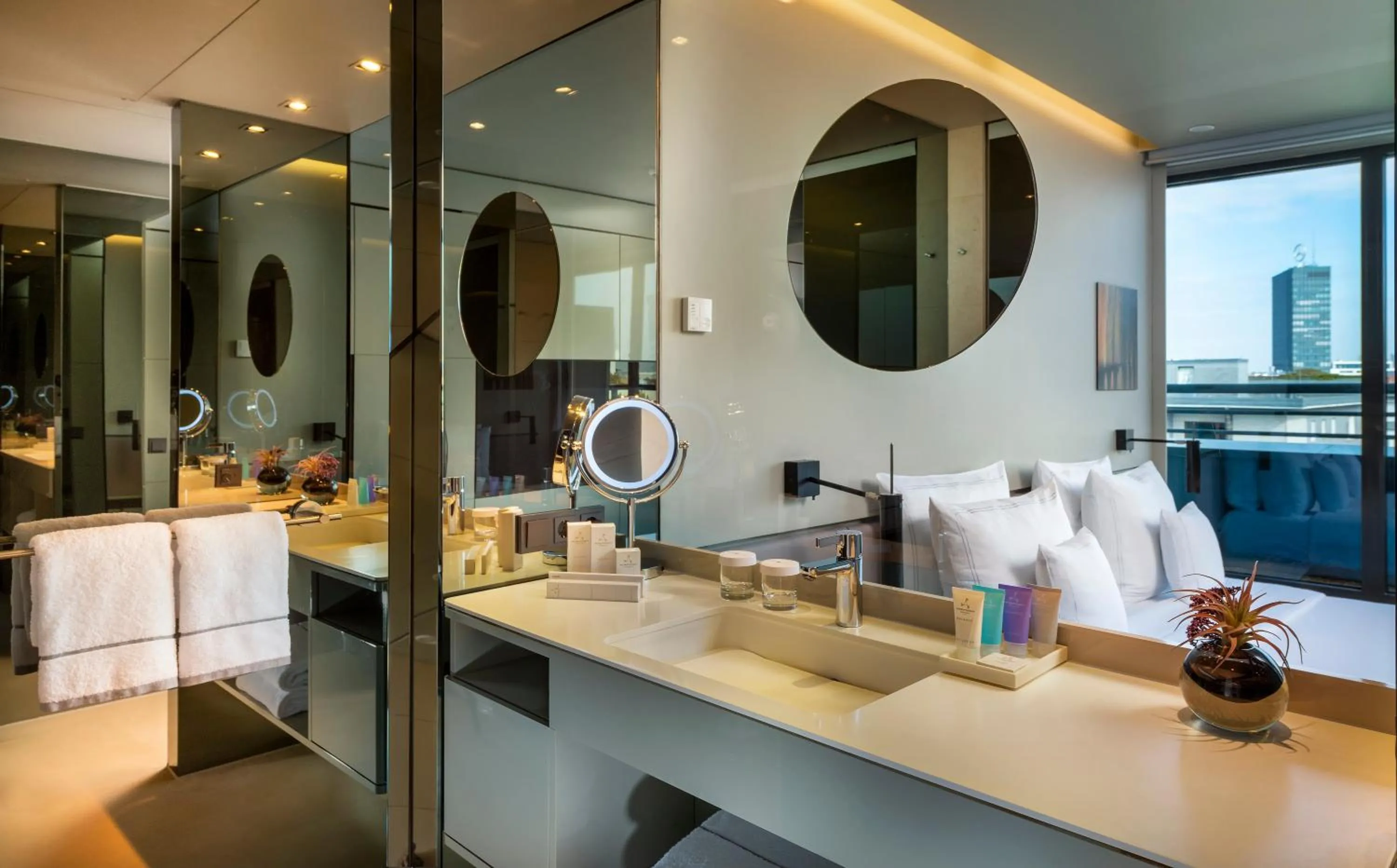 Bathroom in SANA Berlin Hotel