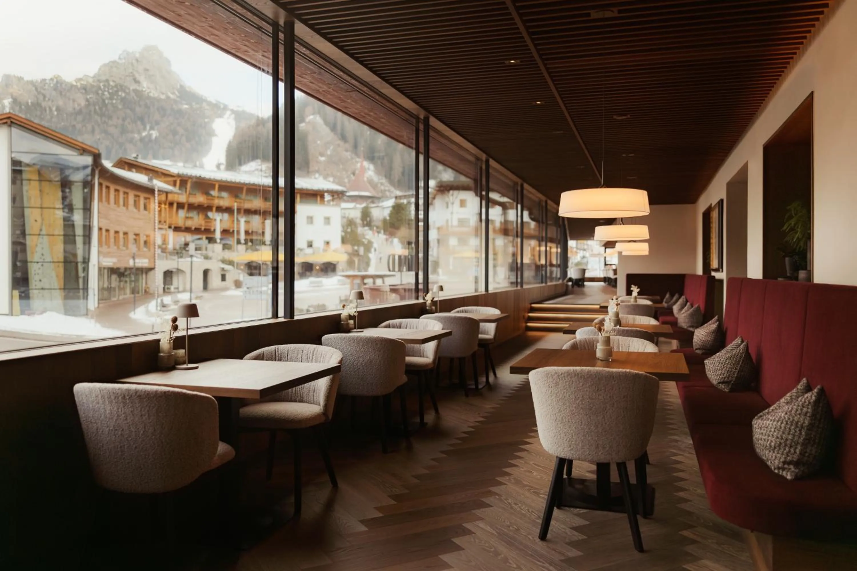 The Oswald Grand Hotel