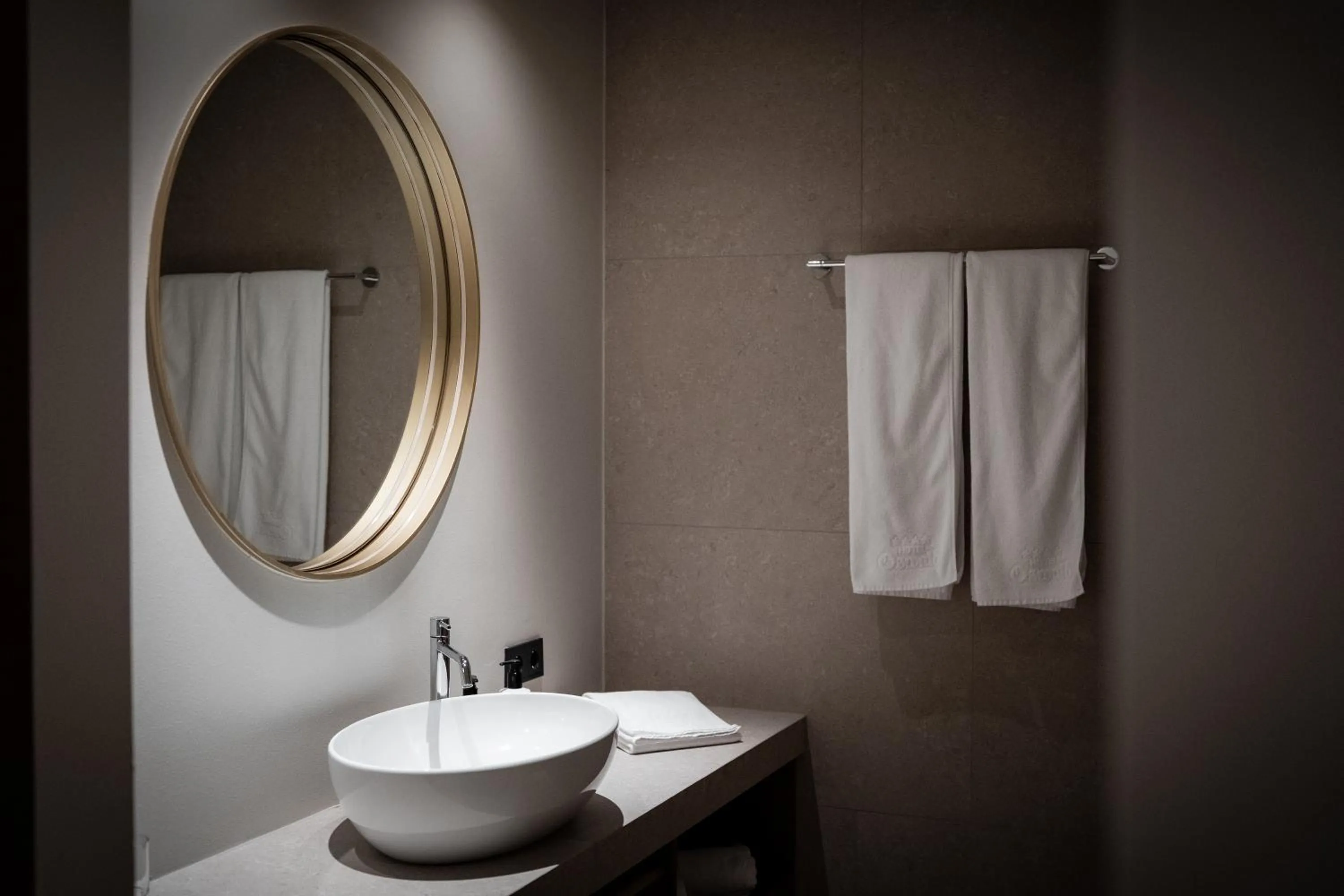 The Oswald Grand Hotel