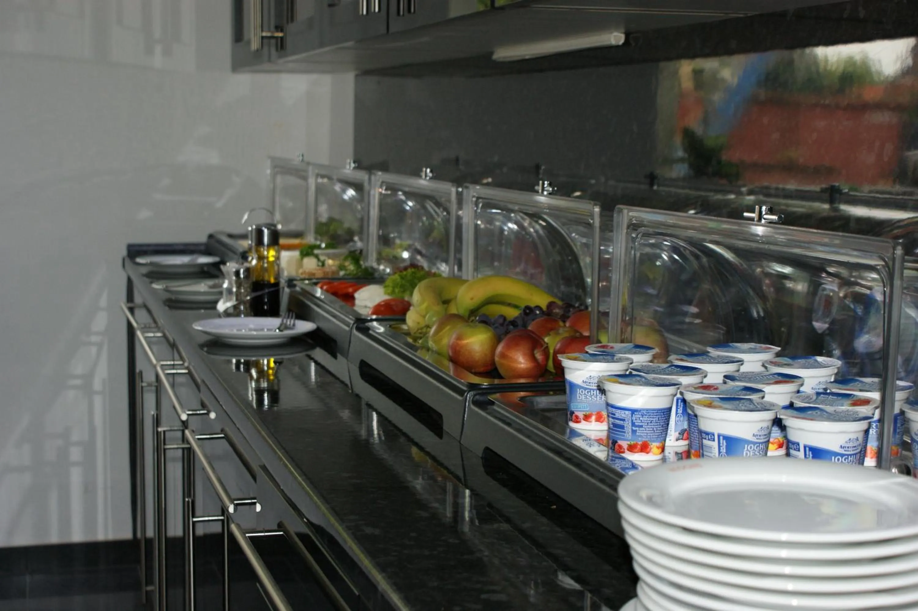 Food in Hotel Rühen, 24 Stunden Check in, Küche, kostenfreie Parkplätze