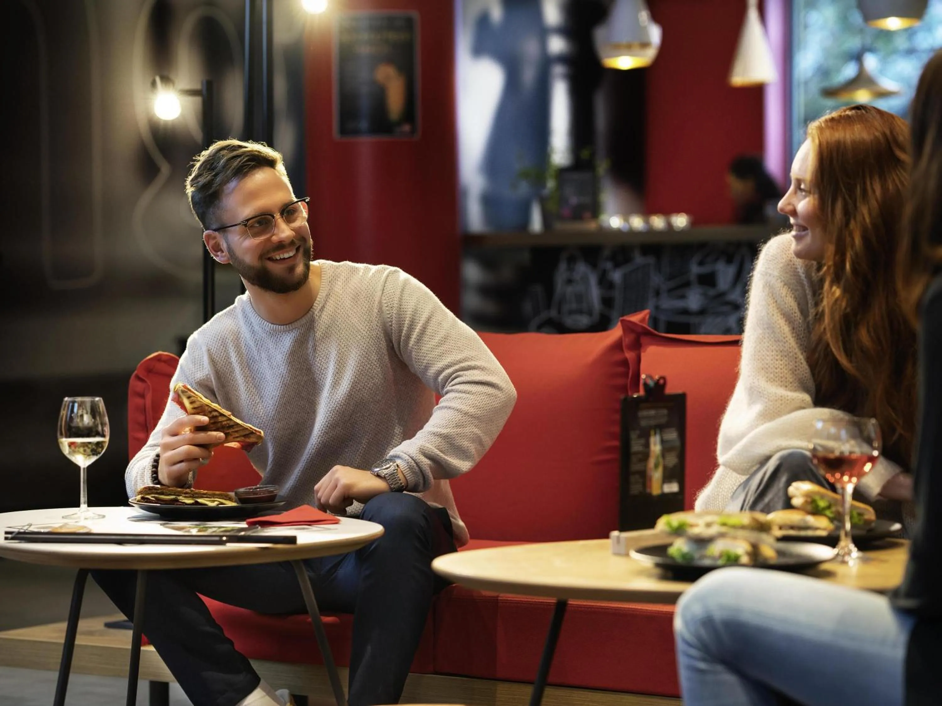 Lounge or bar in Ibis Irun