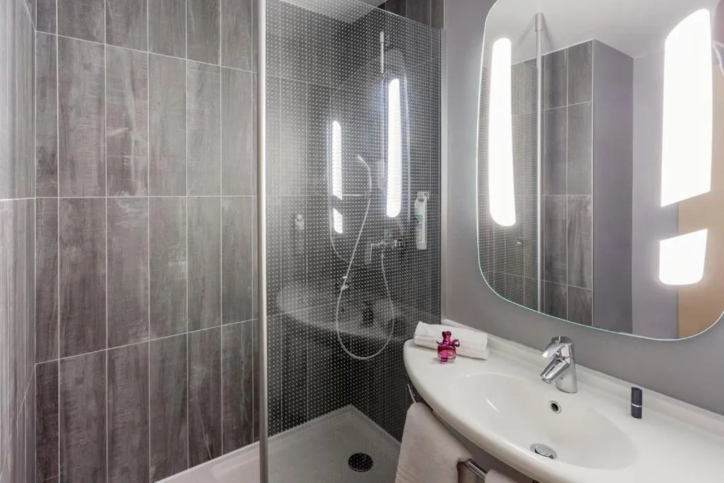 Bathroom in Ibis Irun