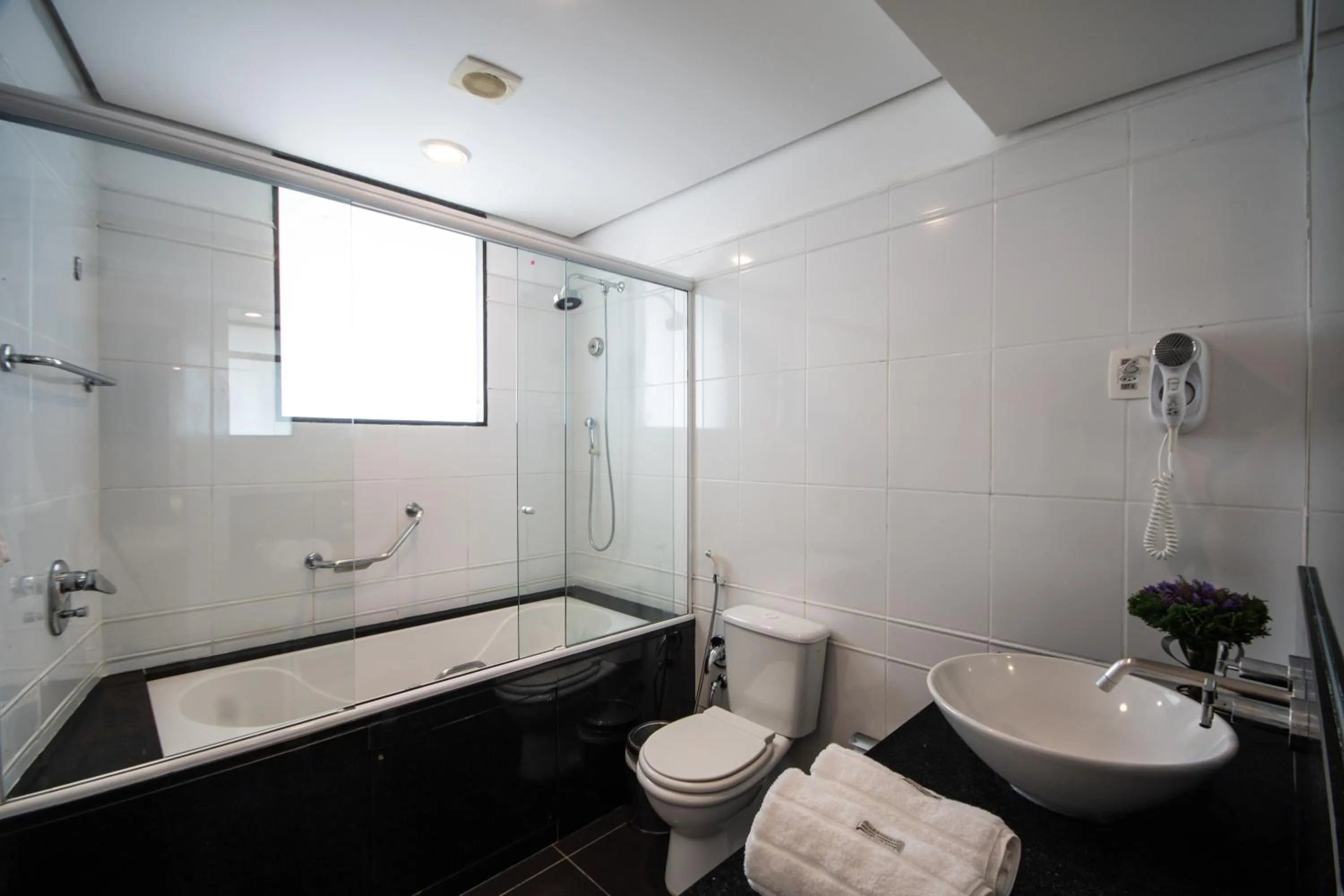 Bathroom in Hotel Vila Inglesa