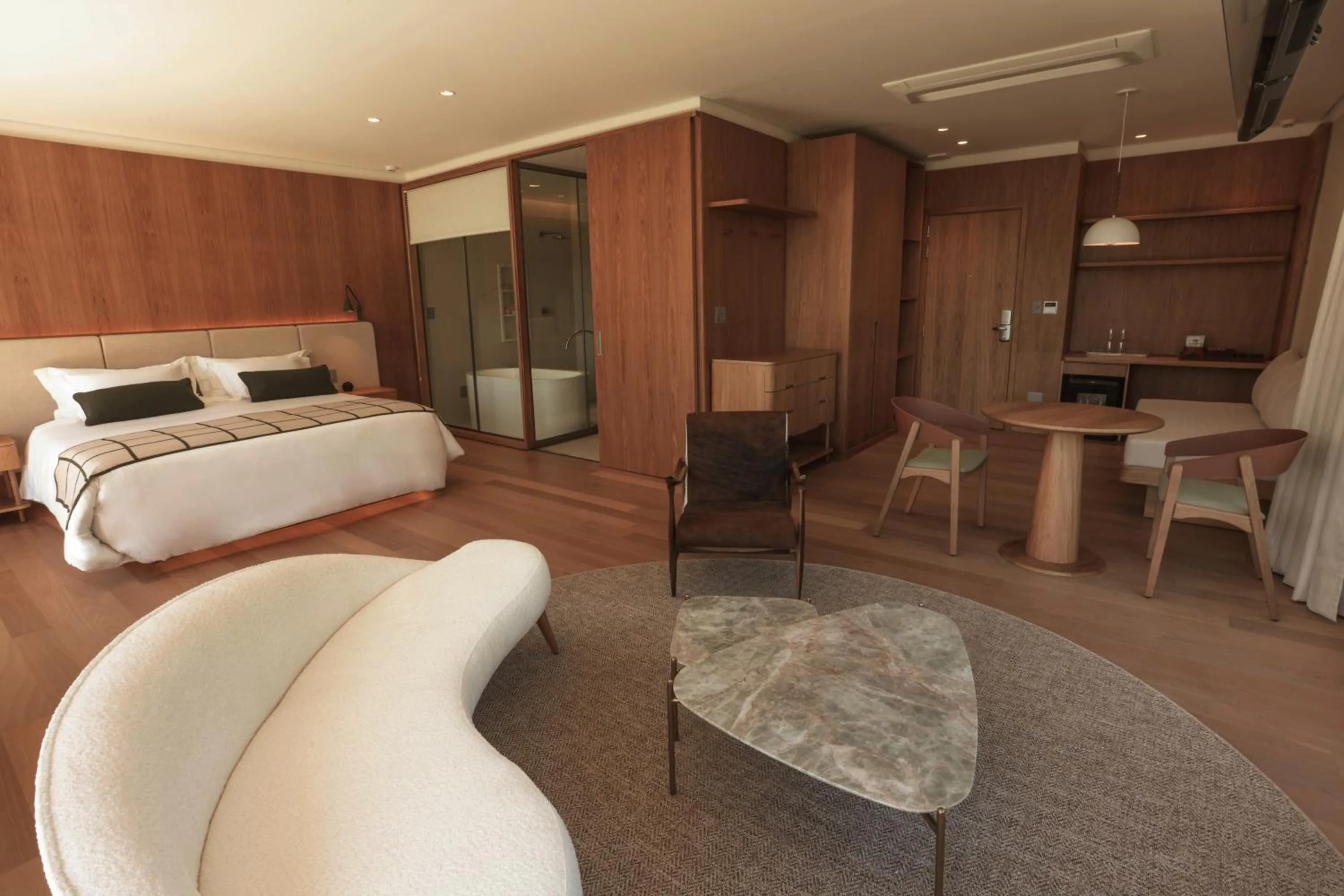 Communal lounge/ TV room, Bed in Hotel Vila Inglesa