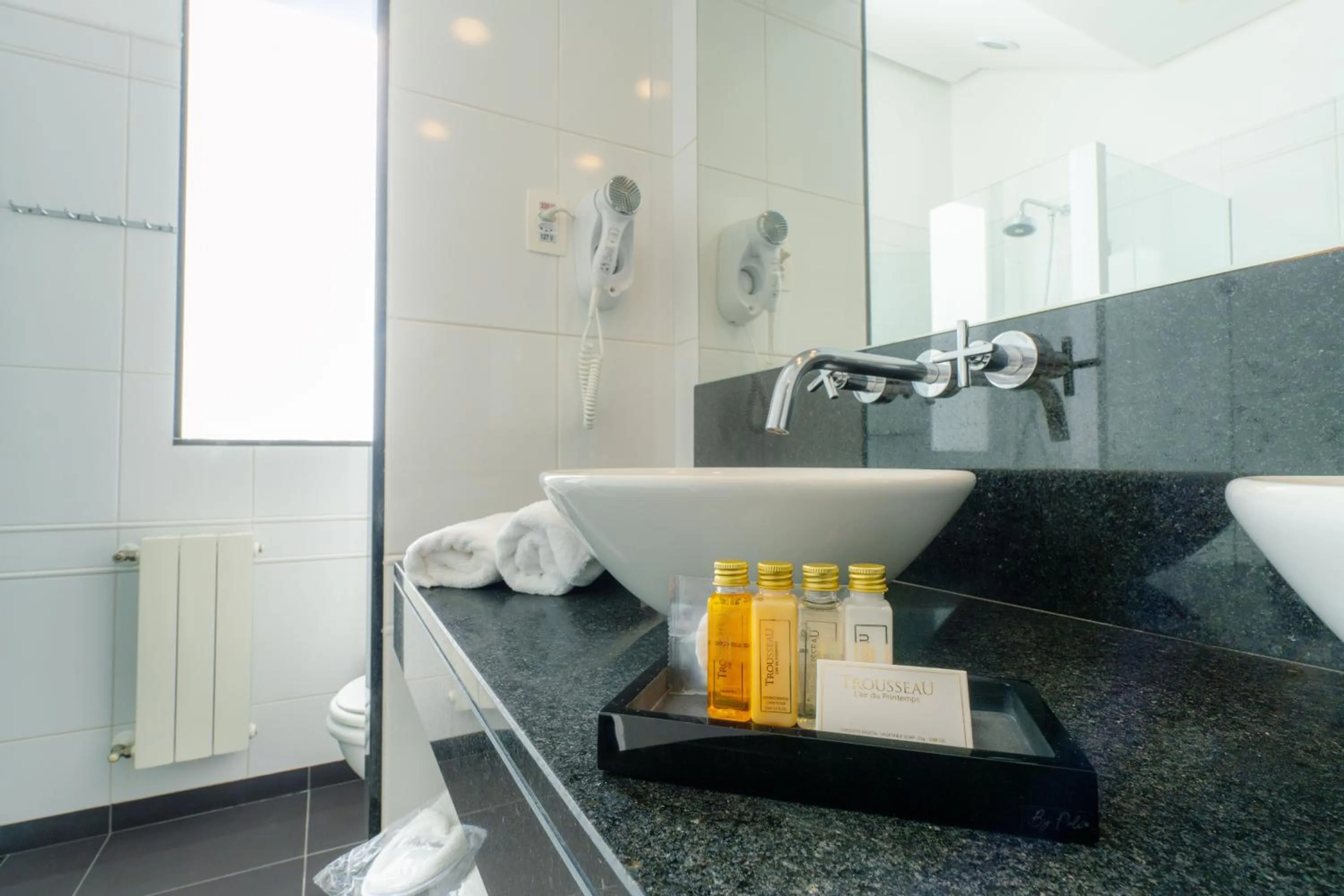 Bathroom in Hotel Vila Inglesa