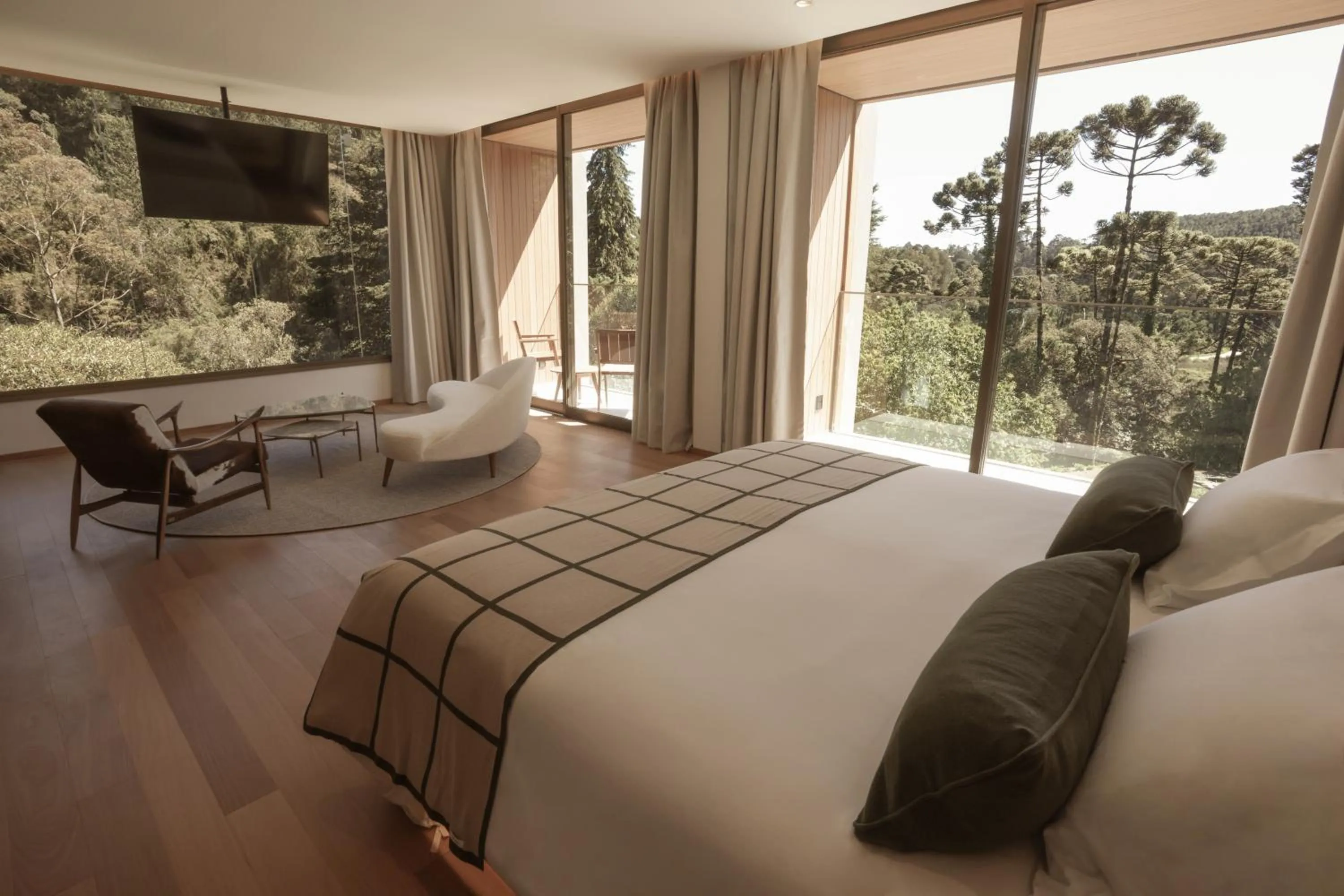 Communal lounge/ TV room, Bed in Hotel Vila Inglesa