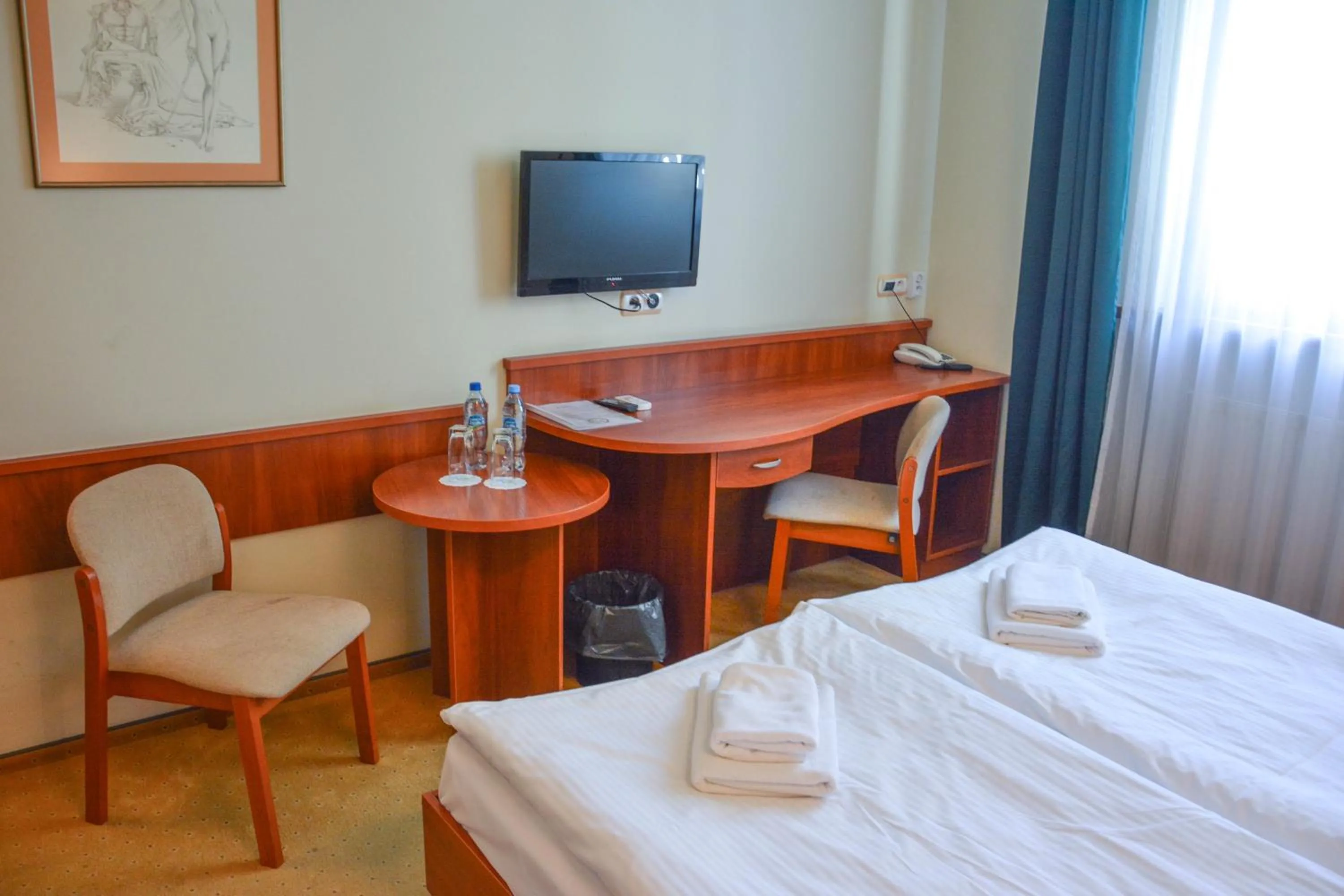 Photo of the whole room, Bed in Hotel Neo