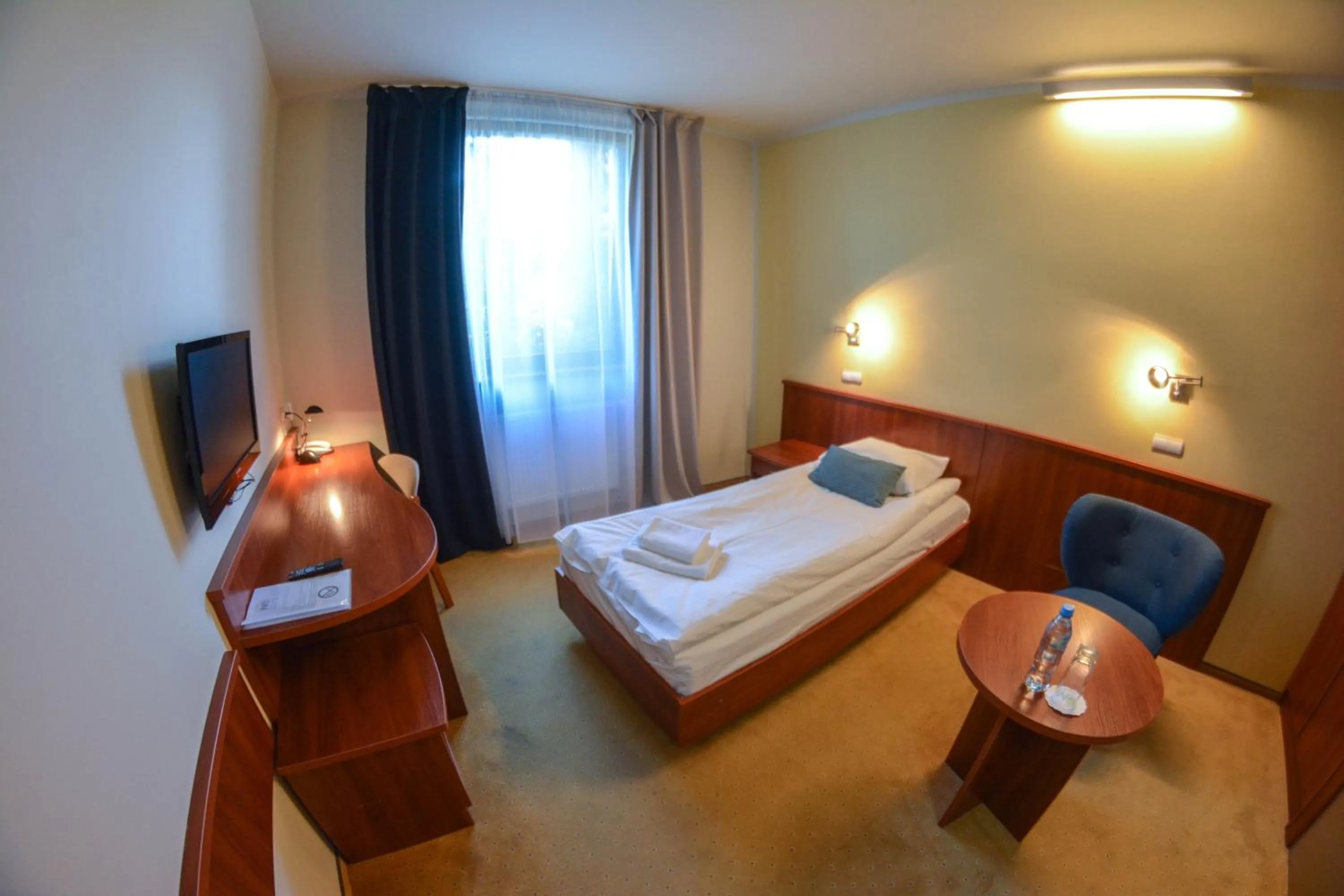 Photo of the whole room, Bed in Hotel Neo