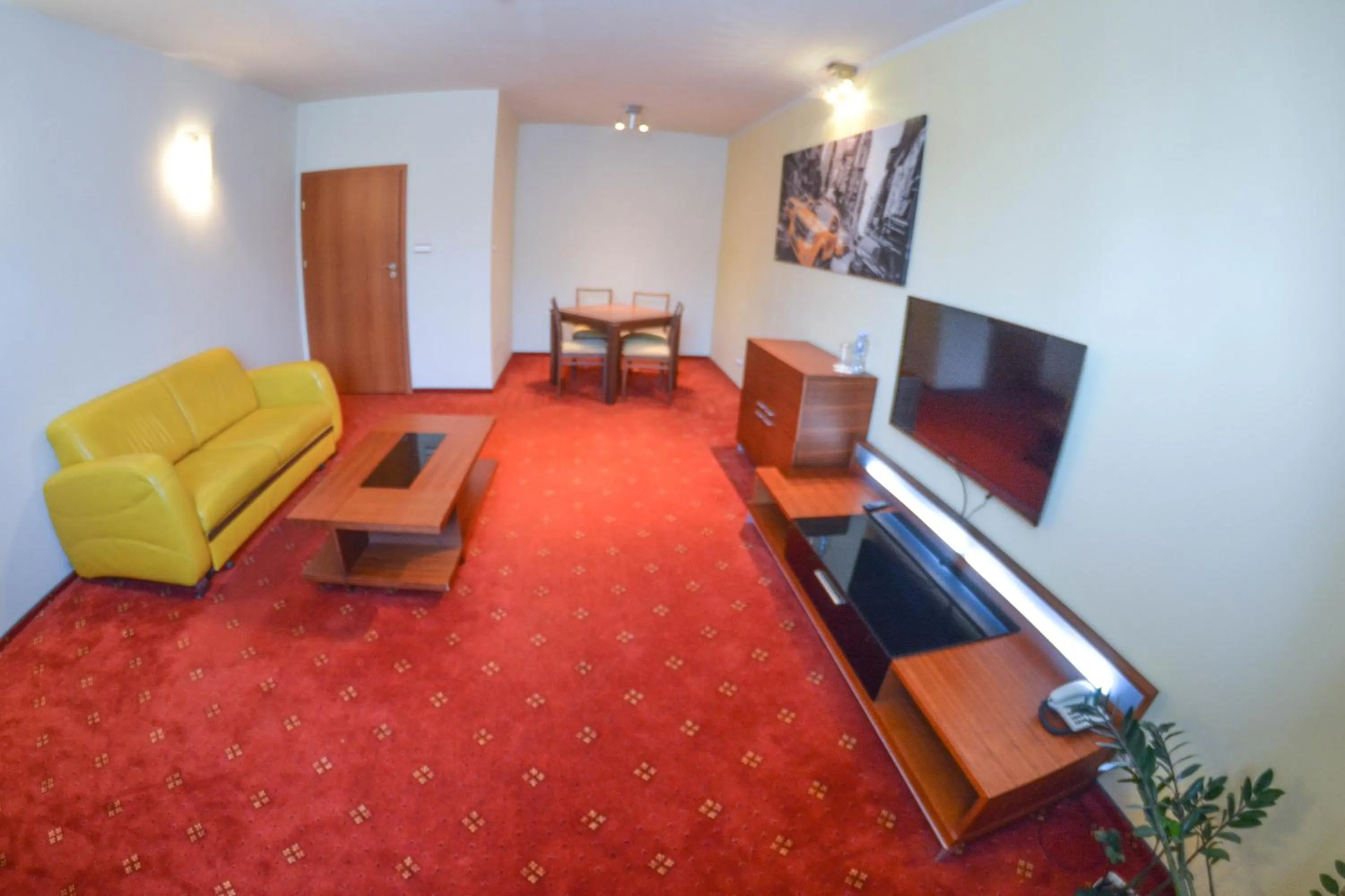 Photo of the whole room in Hotel Neo