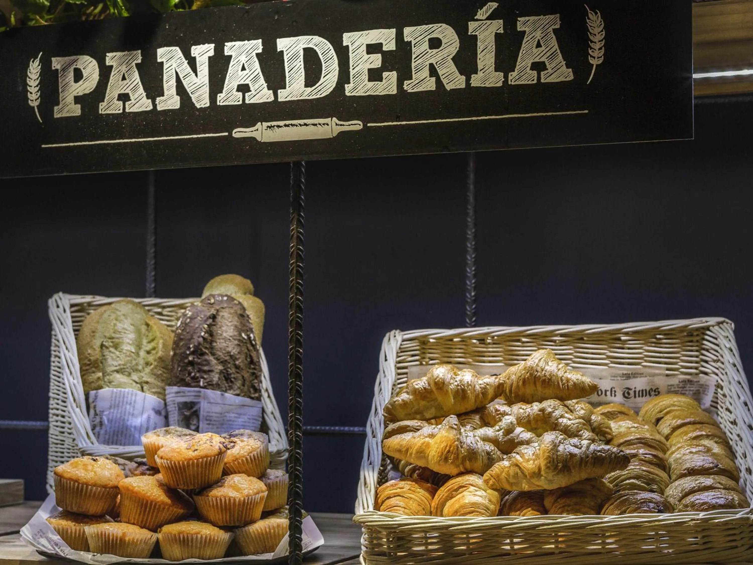 Restaurant/places to eat in Ibis Granada