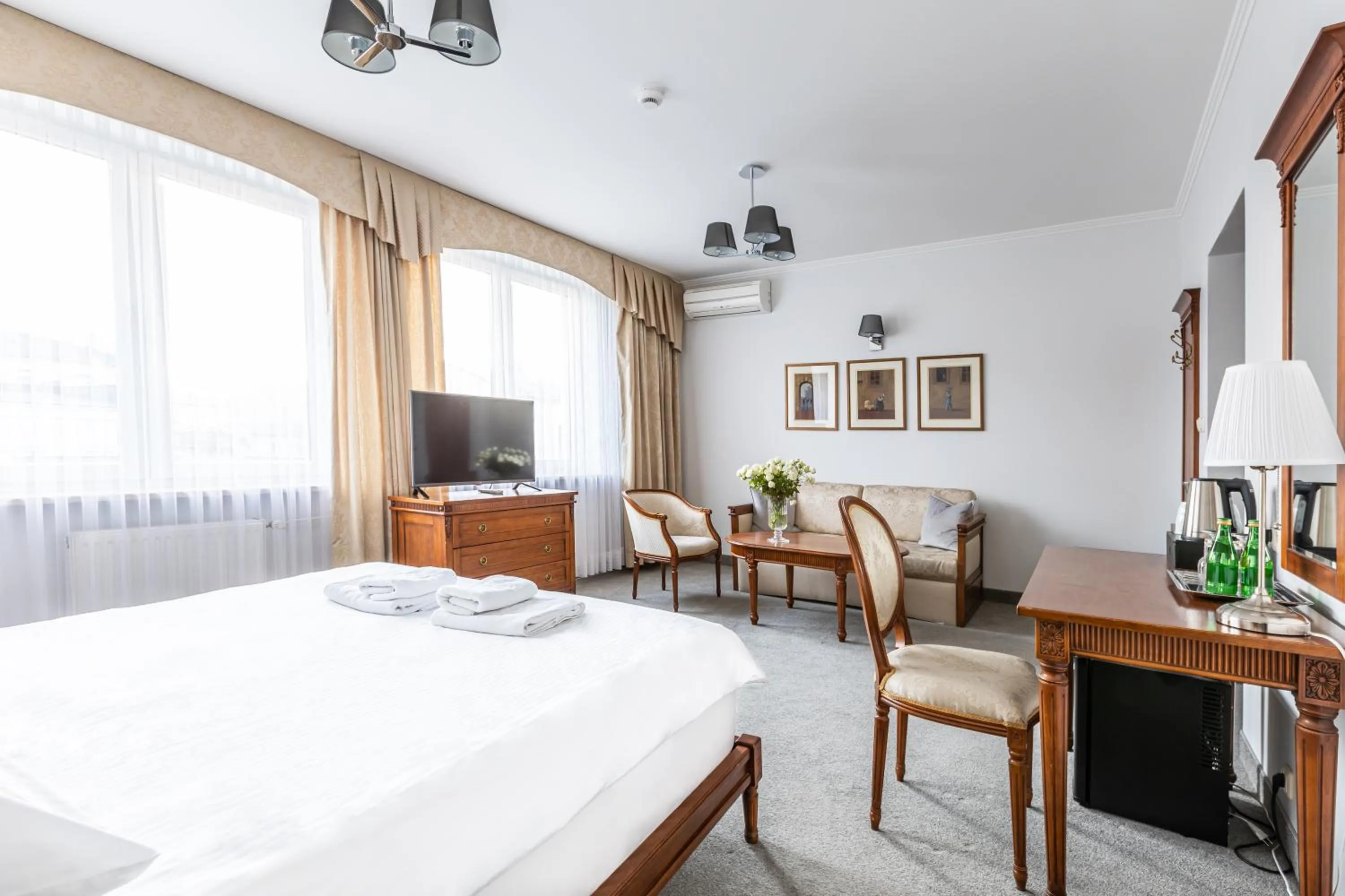 TV and multimedia, Bed in Hotel Pod Złotą Różą