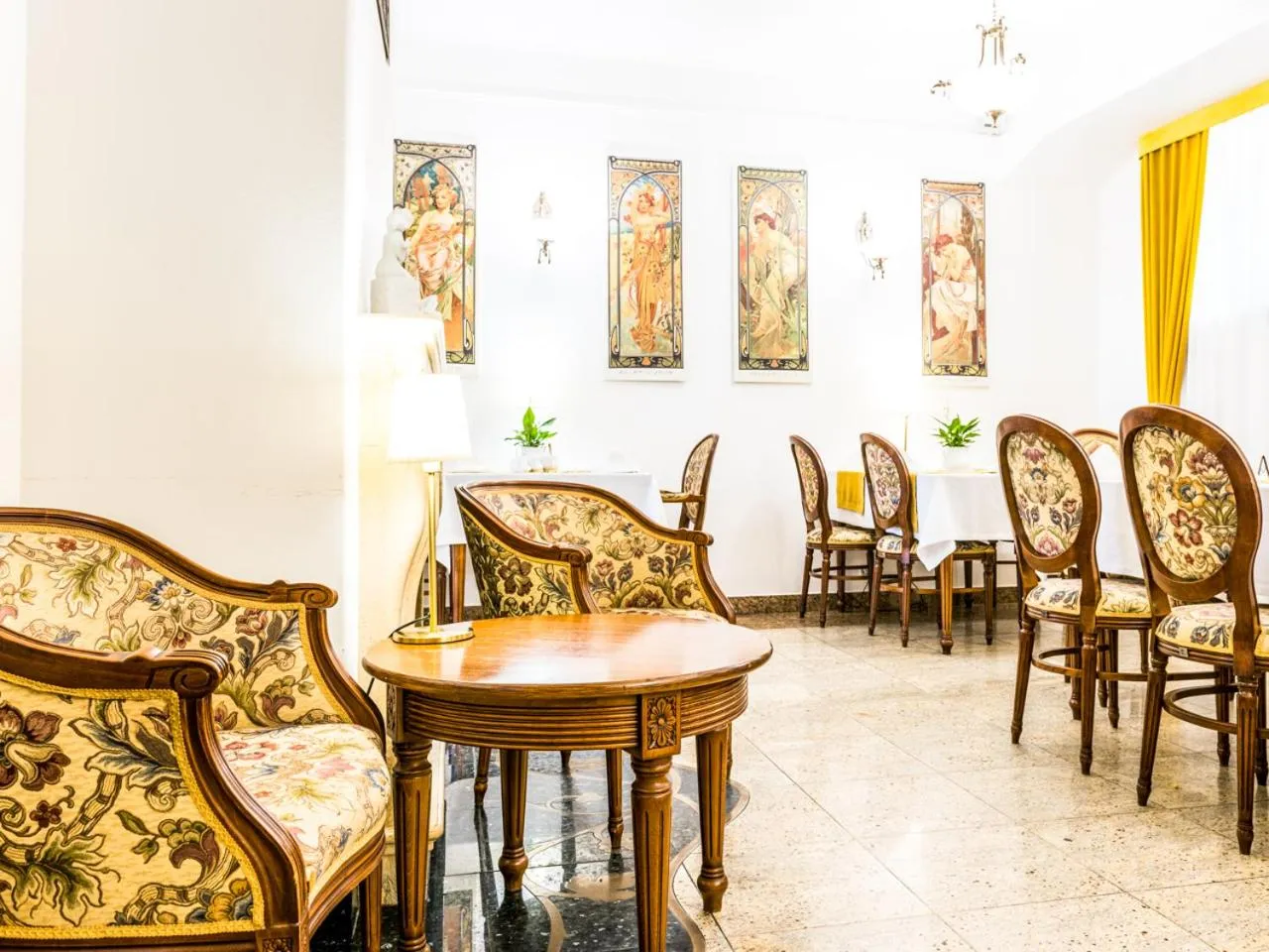 Restaurant/places to eat in Hotel Pod Złotą Różą