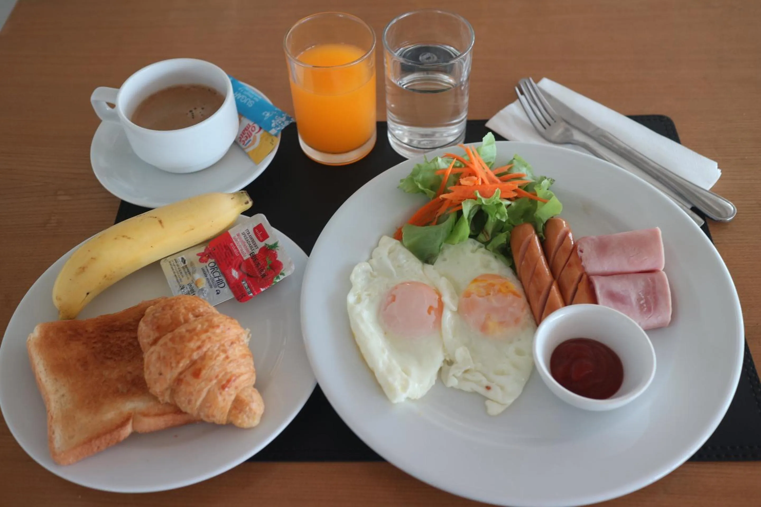 Breakfast in L42 Hostel Suvarnabhumi Airport