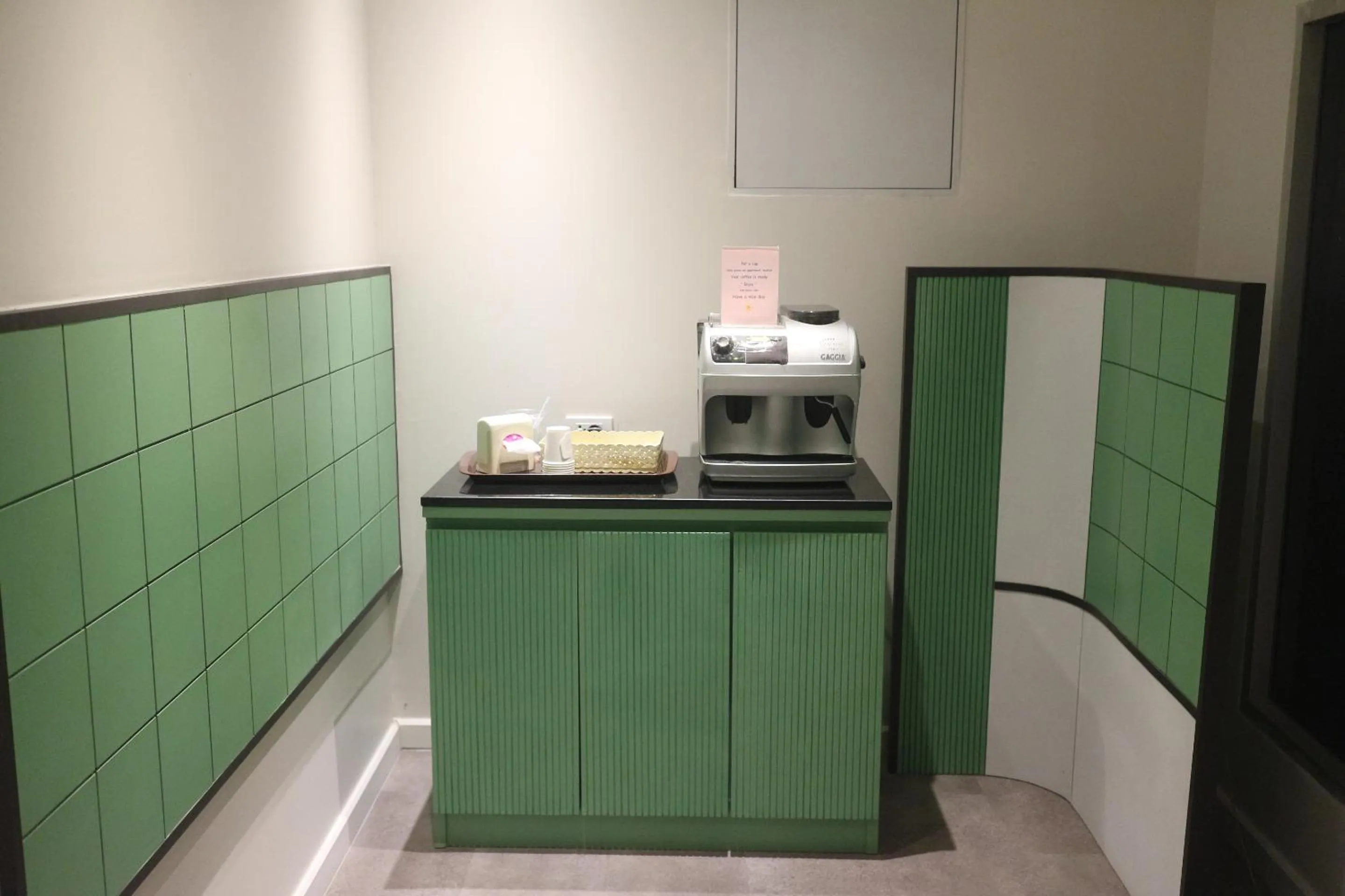 Drinks in L42 Hostel Suvarnabhumi Airport