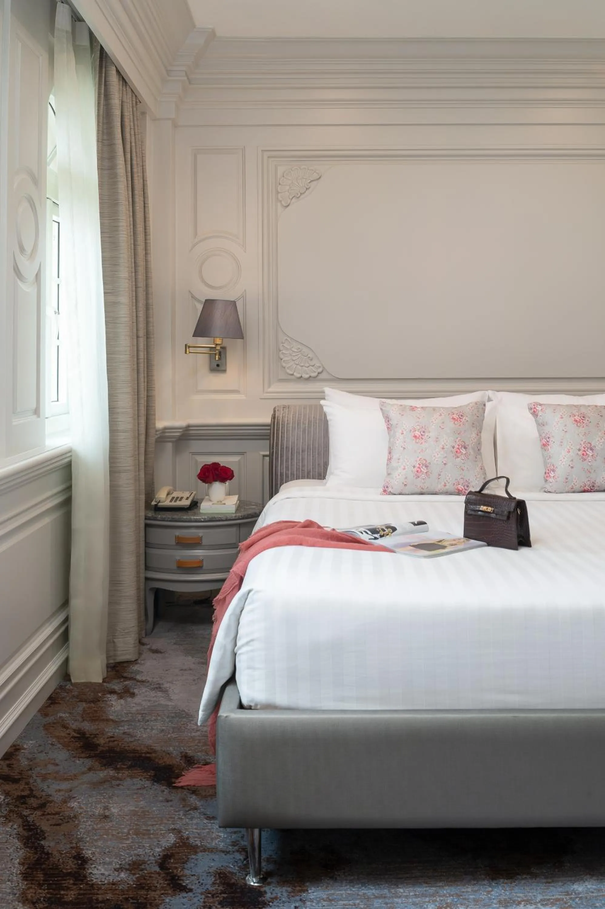 Bed in Royal President Bangkok