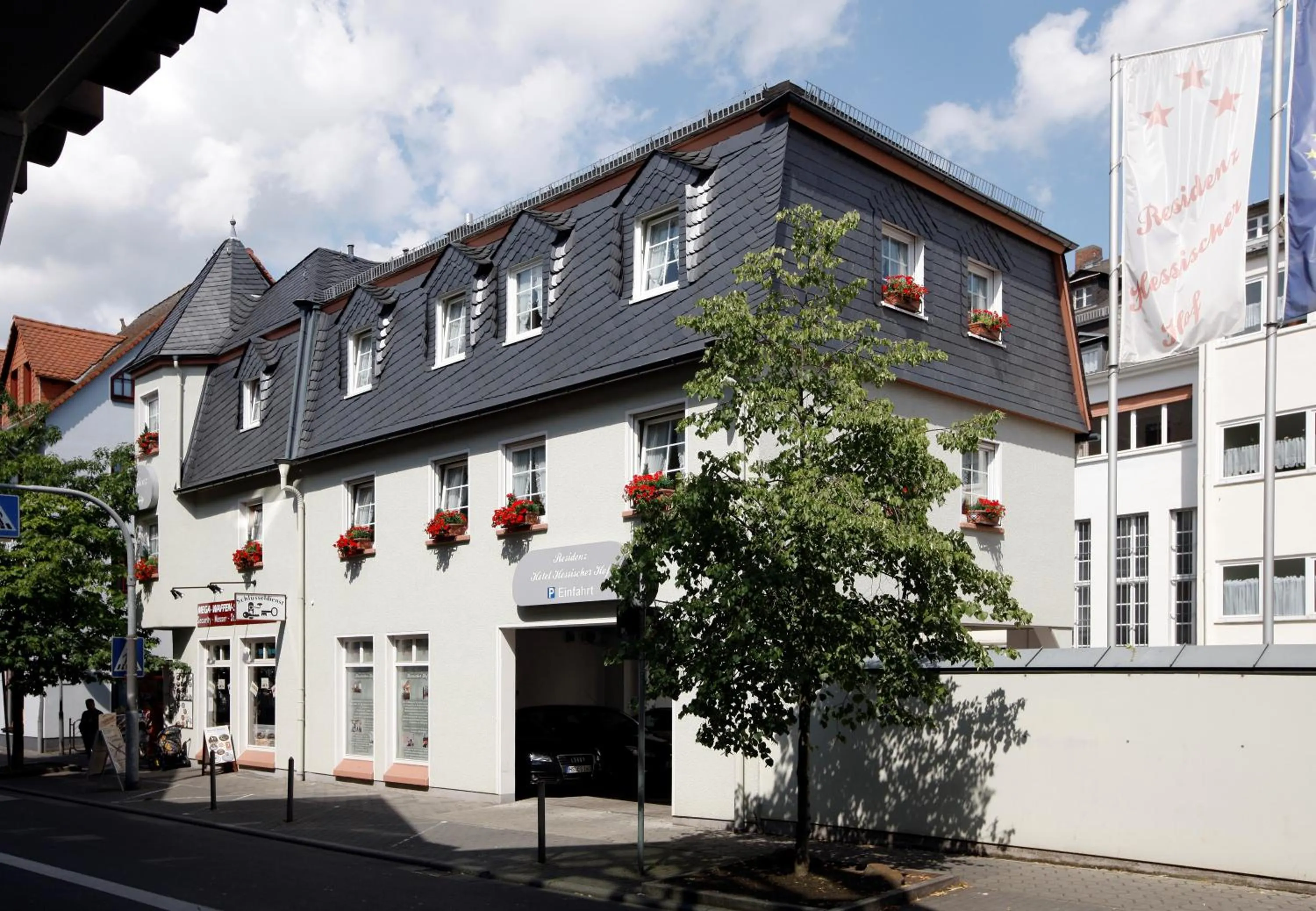 Property building in Hotel Hessischer Hof