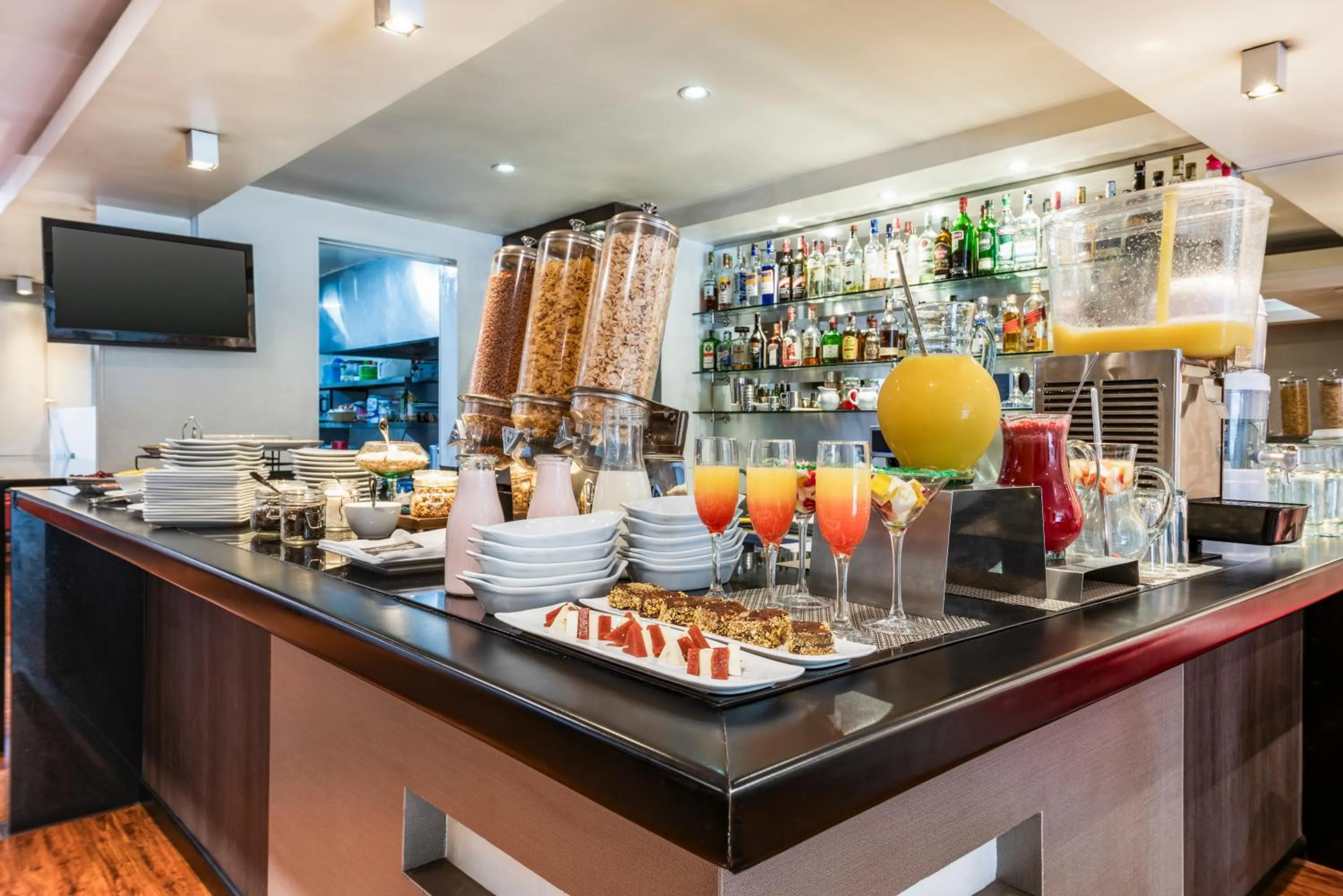 Breakfast in Hotel Jazz Apartments