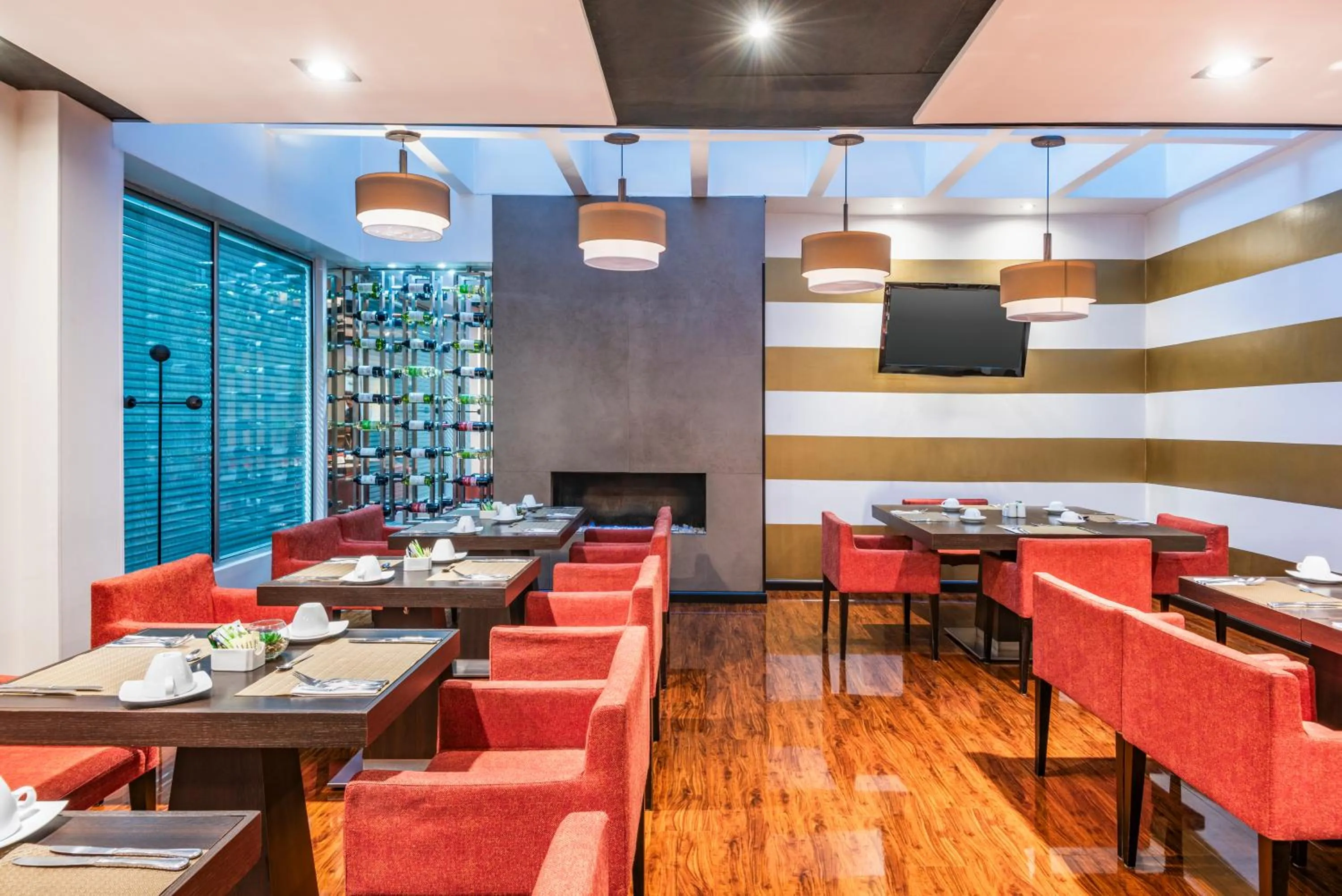 Restaurant/places to eat in Hotel Jazz Apartments