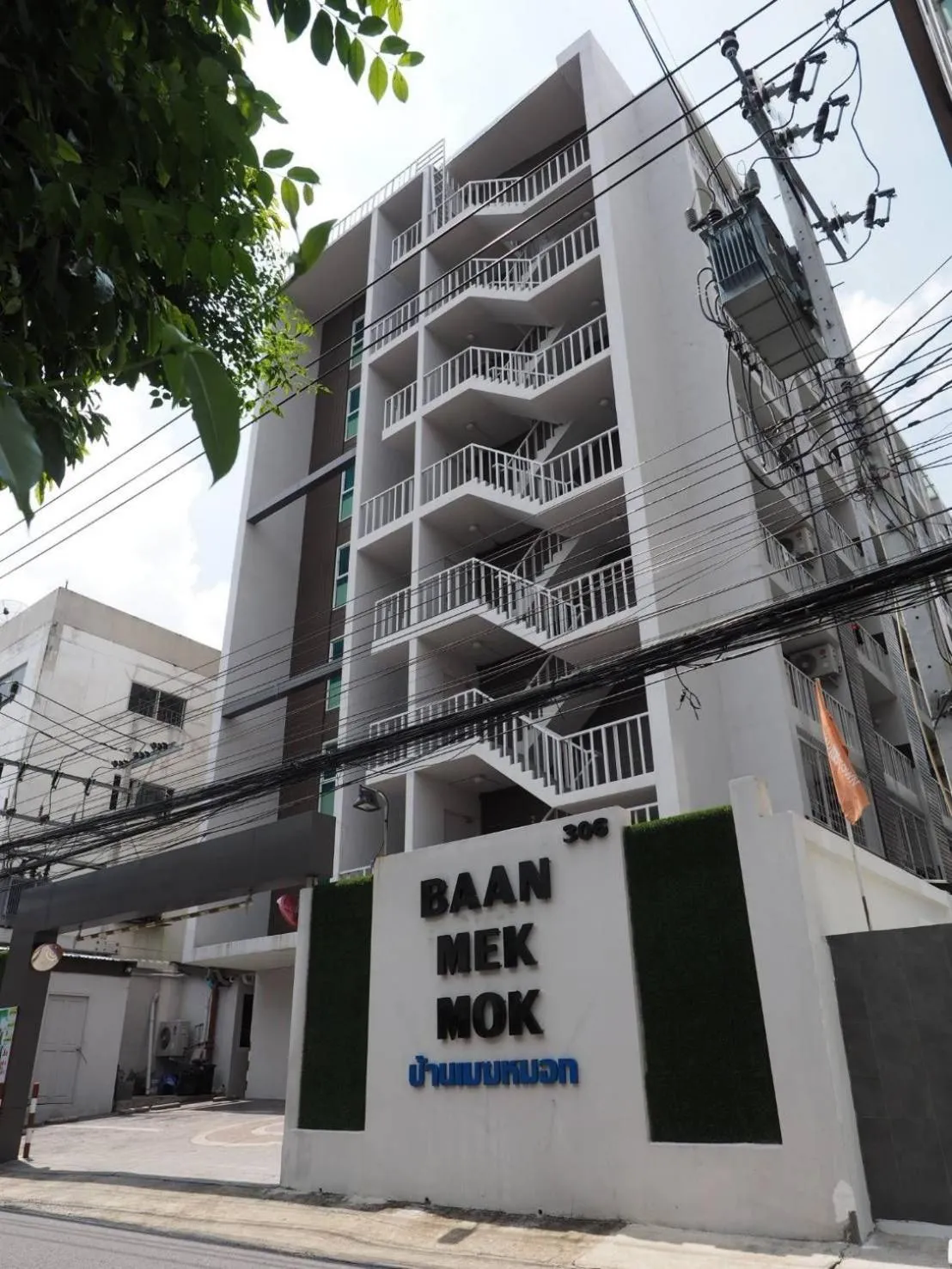 Property building in Baan mek mok