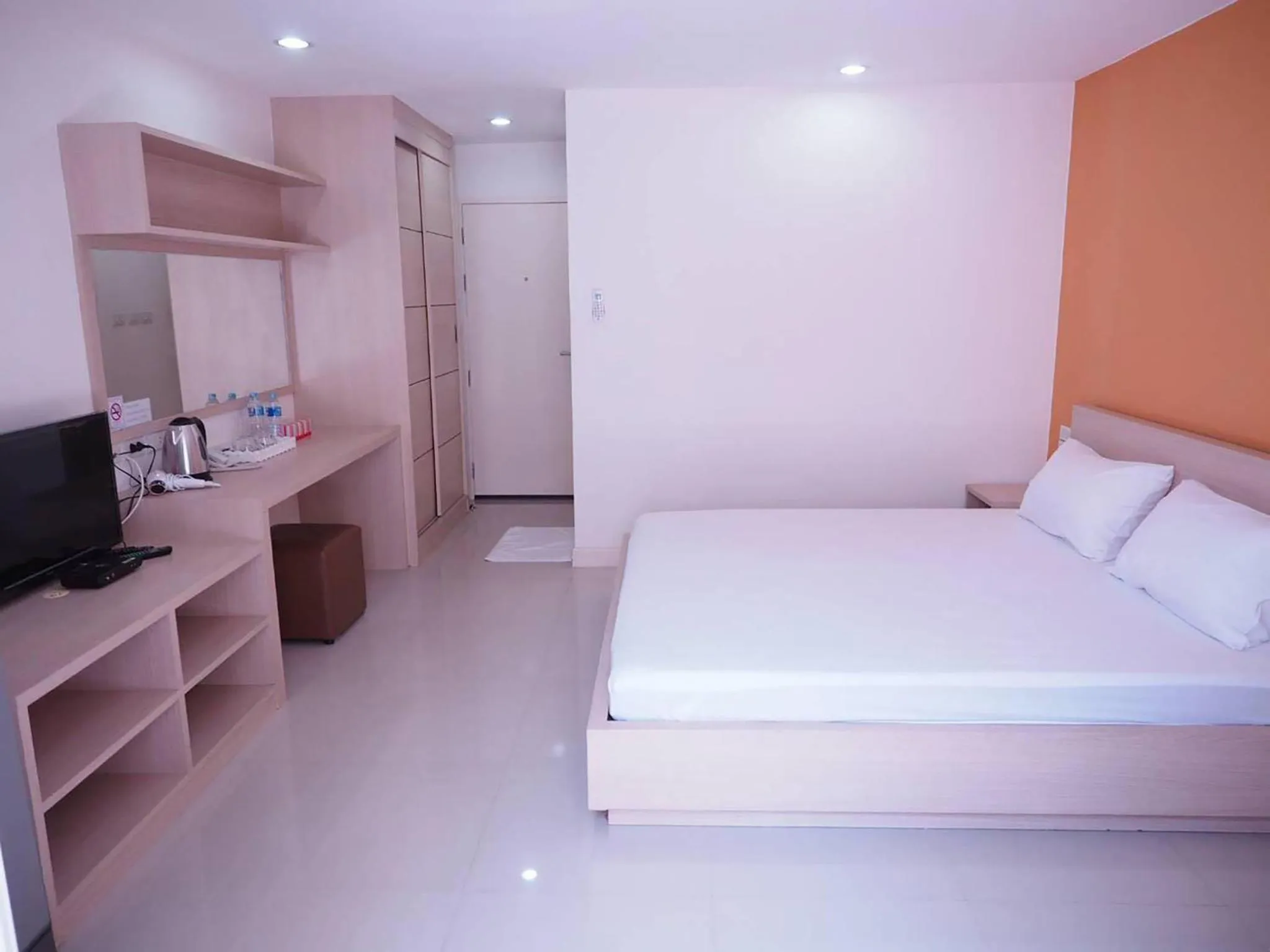 TV and multimedia, Bed in Baan mek mok