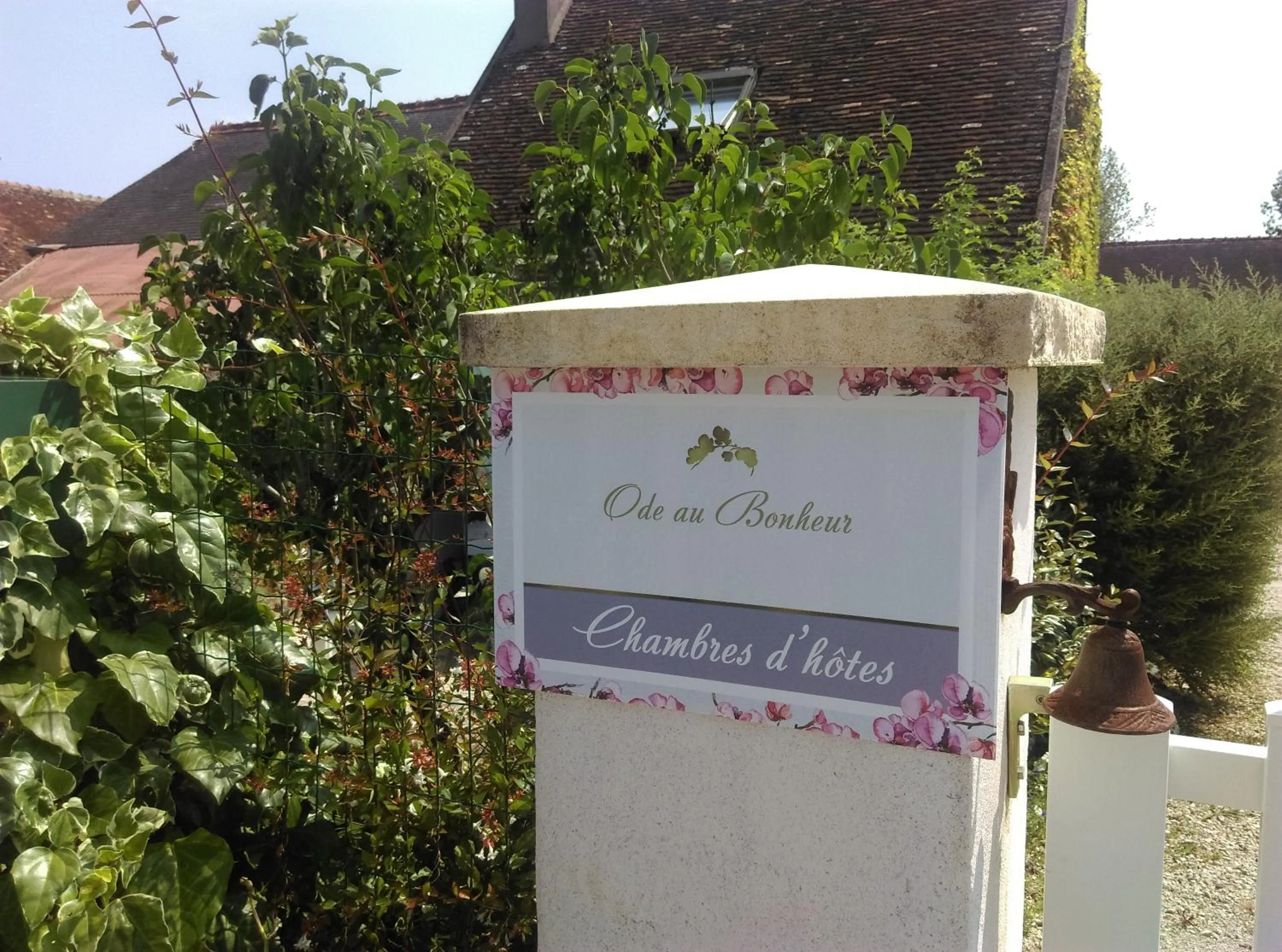 Logo/Certificate/Sign in Ode au Bonheur St Georges sur Cher