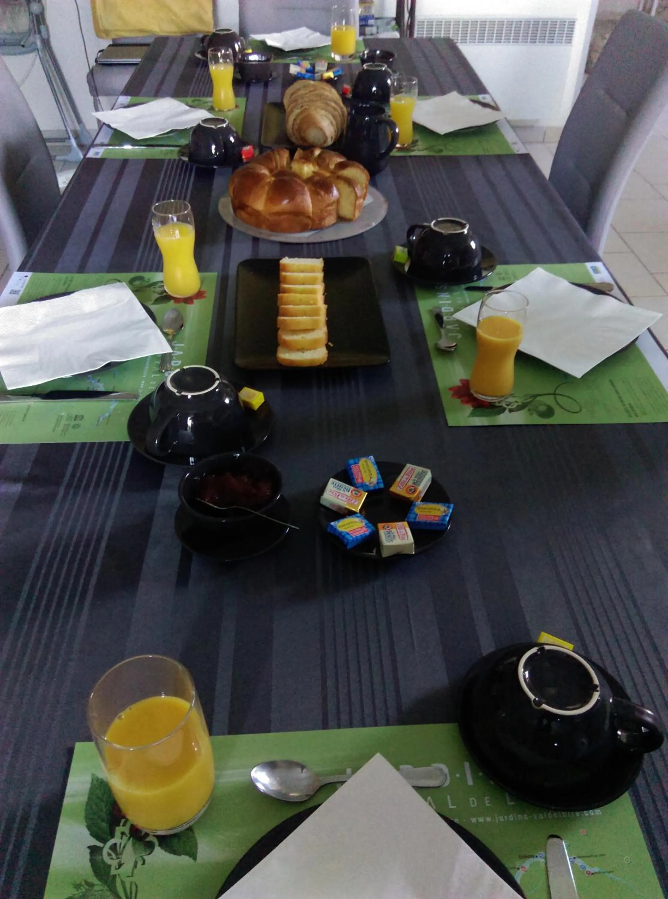 Breakfast in Ode au Bonheur St Georges sur Cher