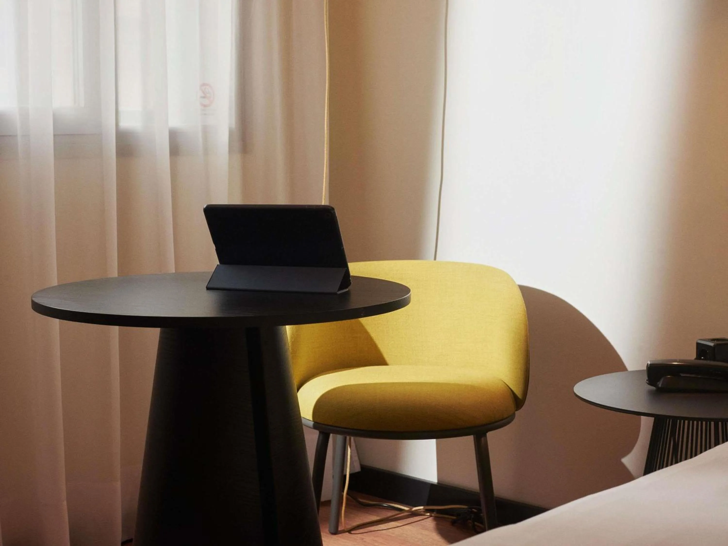 Bedroom in Ibis Madrid Aeropuerto Barajas