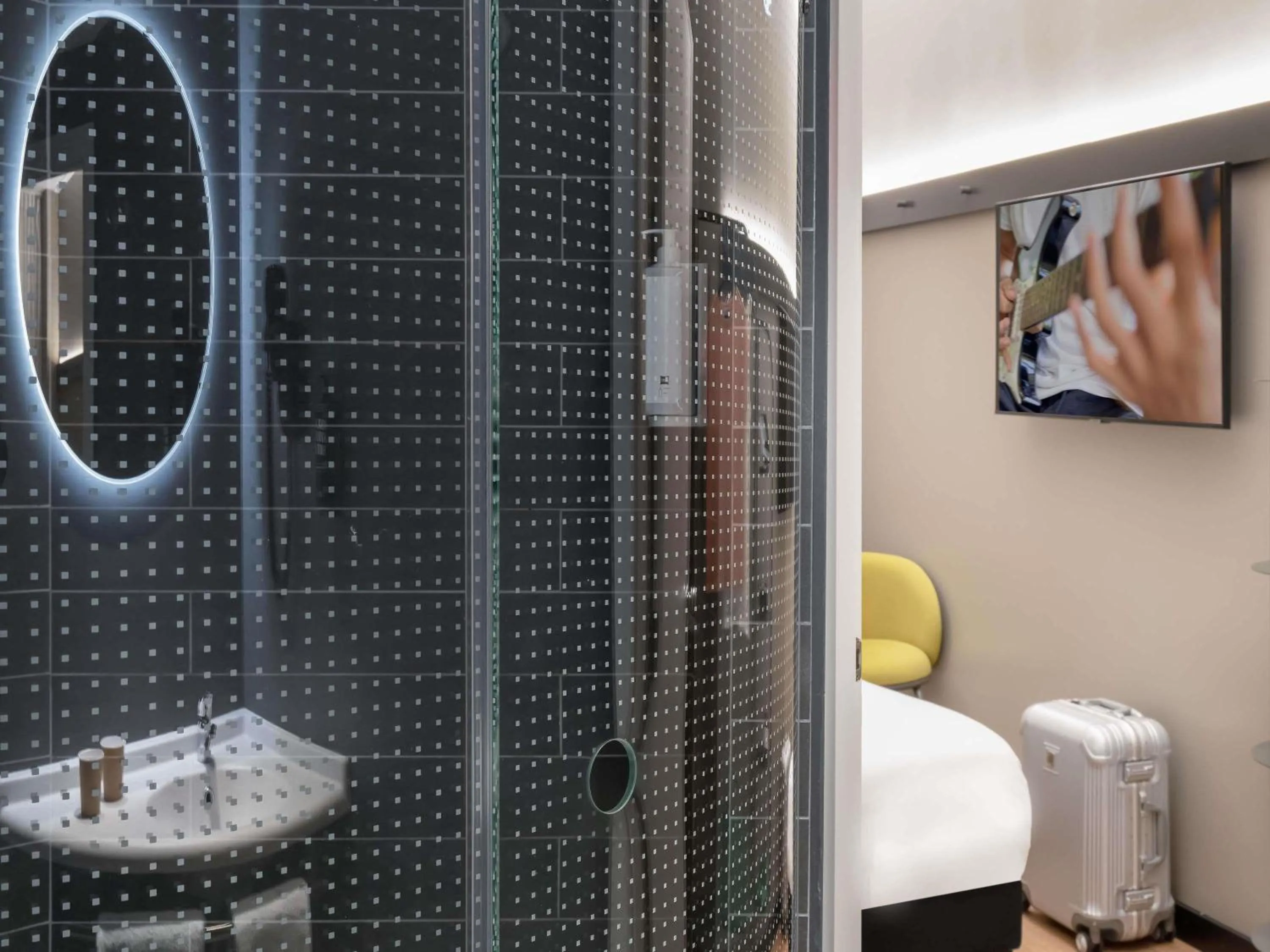 Bedroom in Ibis Madrid Aeropuerto Barajas