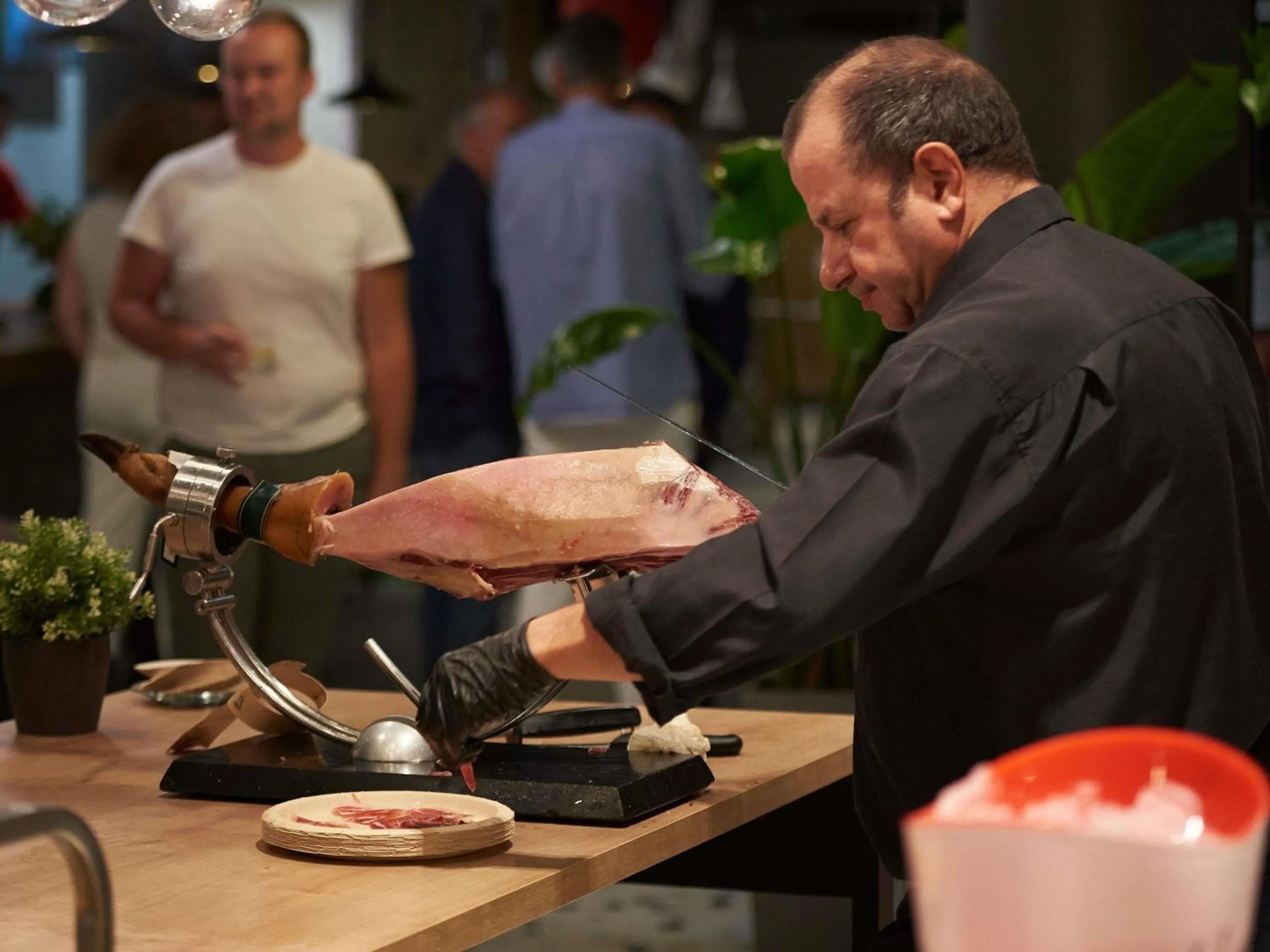 Lounge or bar in Ibis Madrid Aeropuerto Barajas