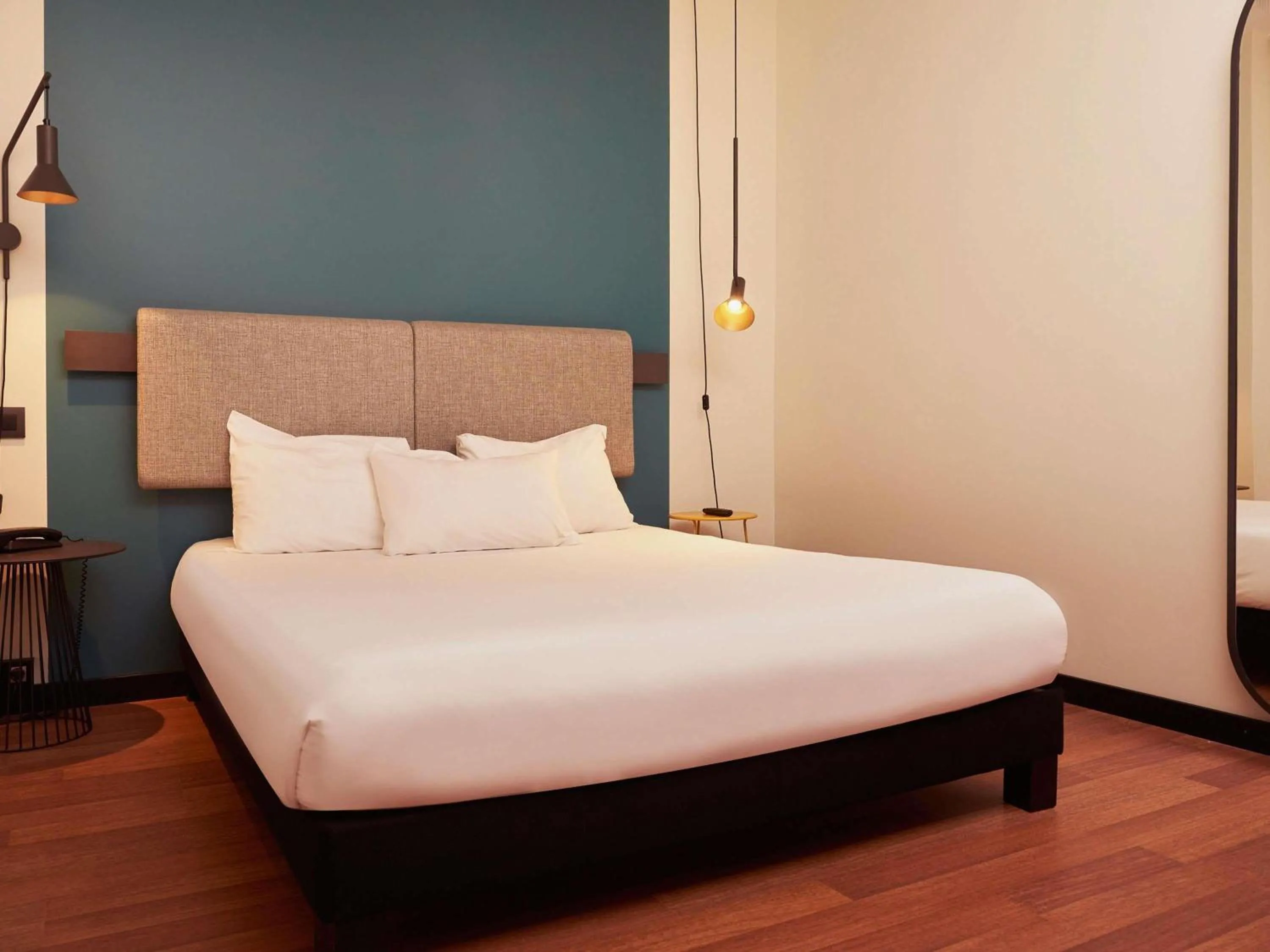 Bedroom, Bed in Ibis Madrid Aeropuerto Barajas