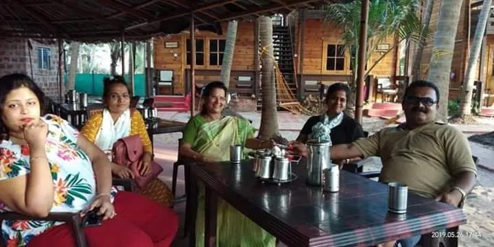 Restaurant/places to eat in Samant Beach Resort