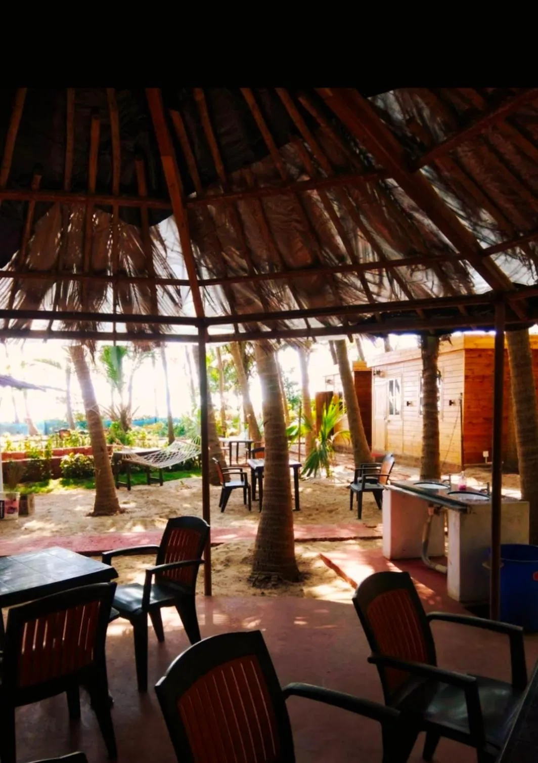 Restaurant/places to eat in Samant Beach Resort