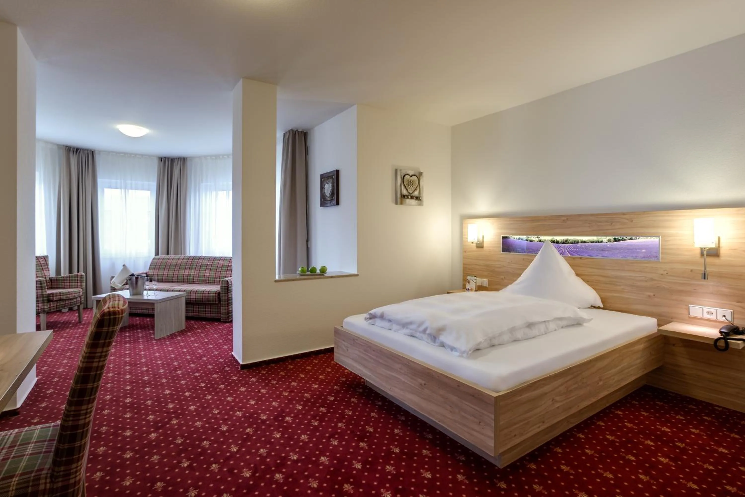 Photo of the whole room, Bed in Edelfinger Hof