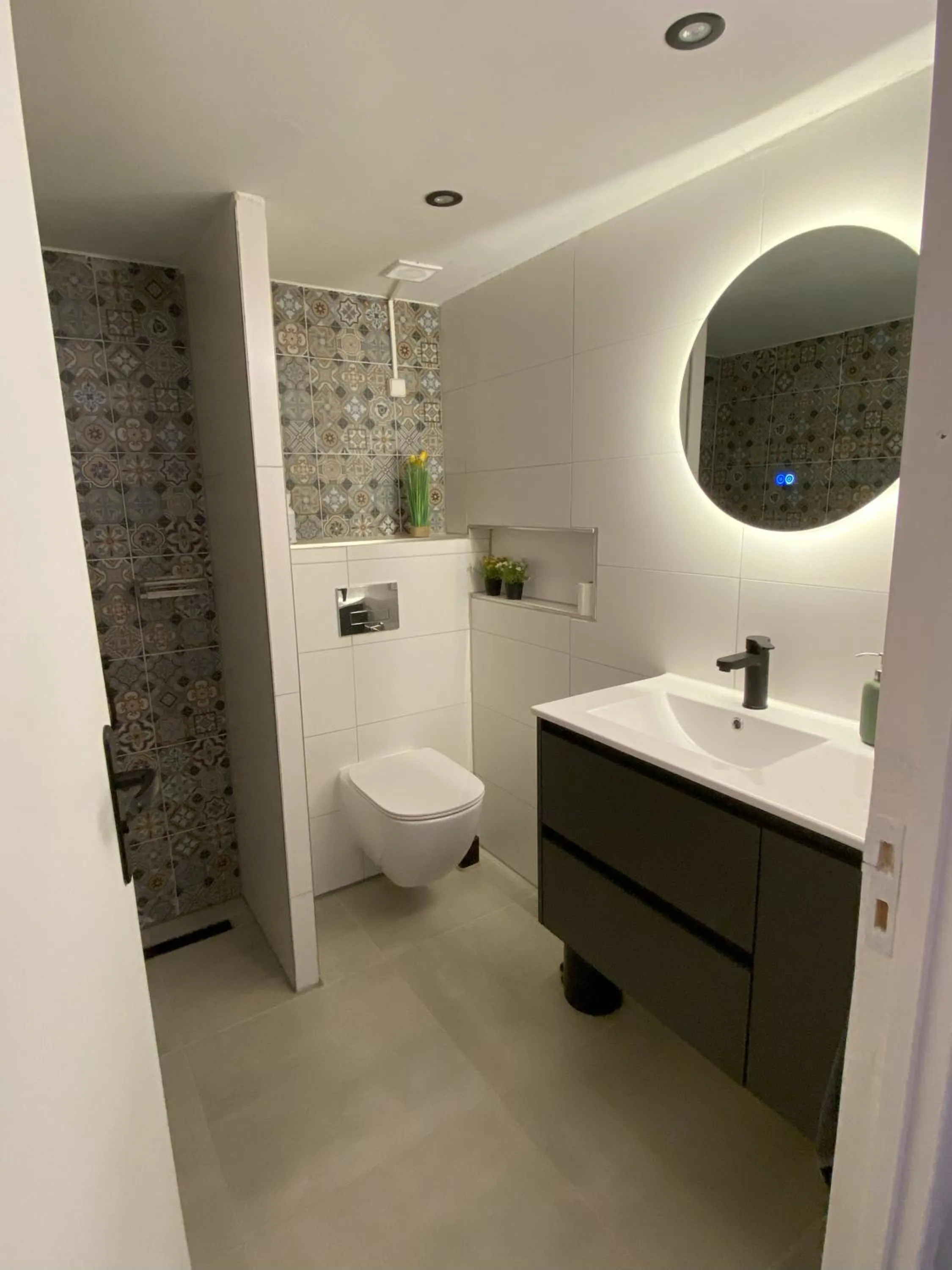 Bathroom in In de aap gelogeerd