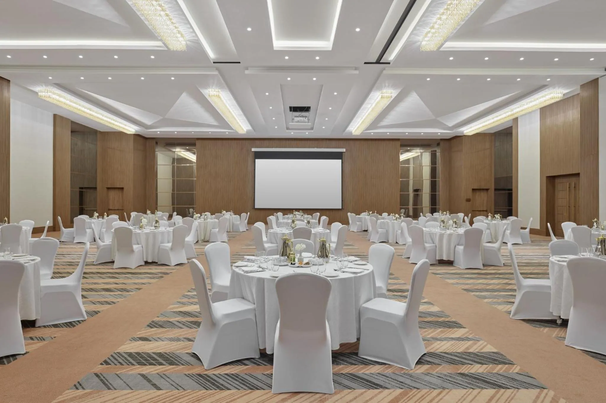 Meeting/conference room in Holiday Inn Tabuk by IHG