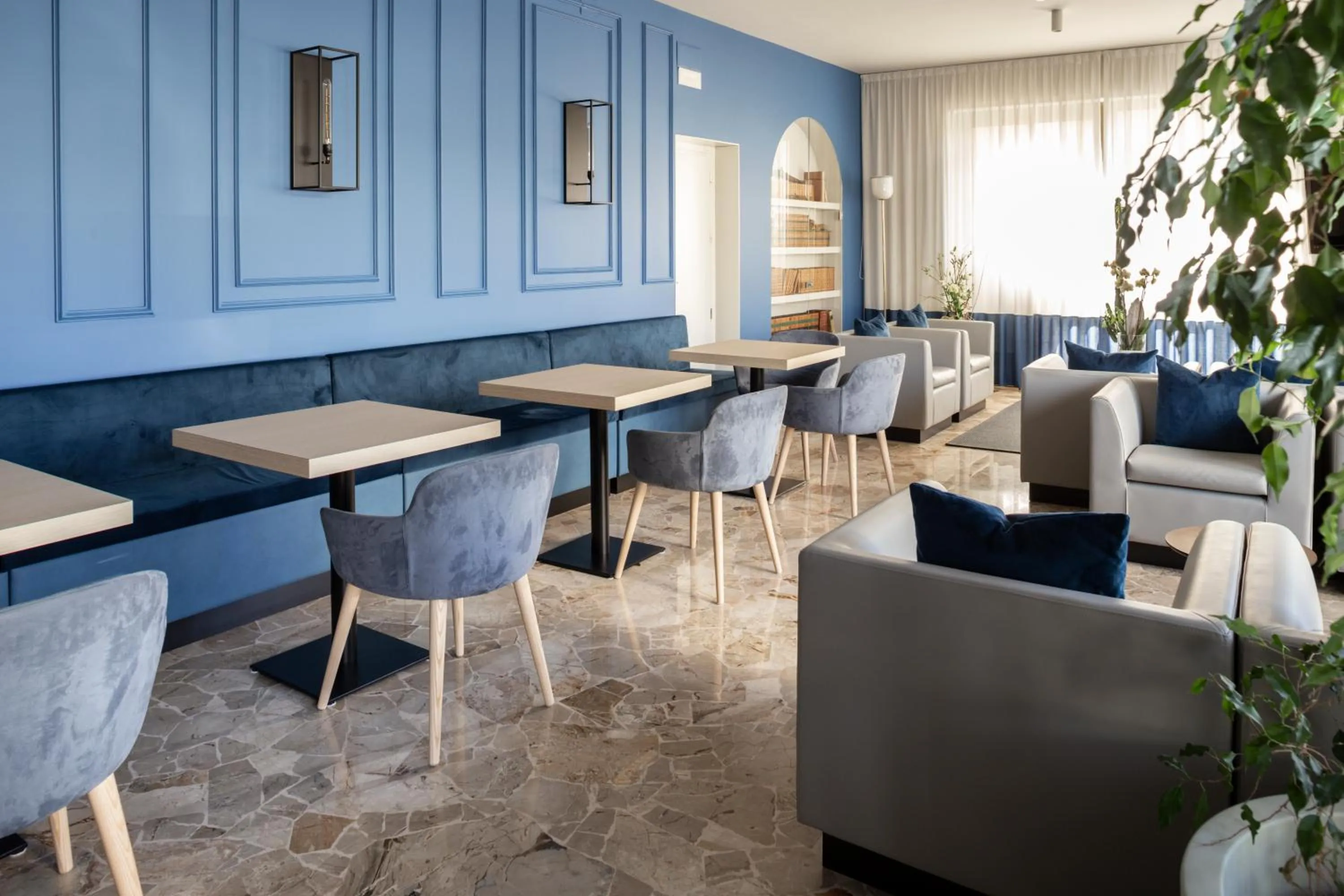 Communal lounge/ TV room in Hotel Gemma