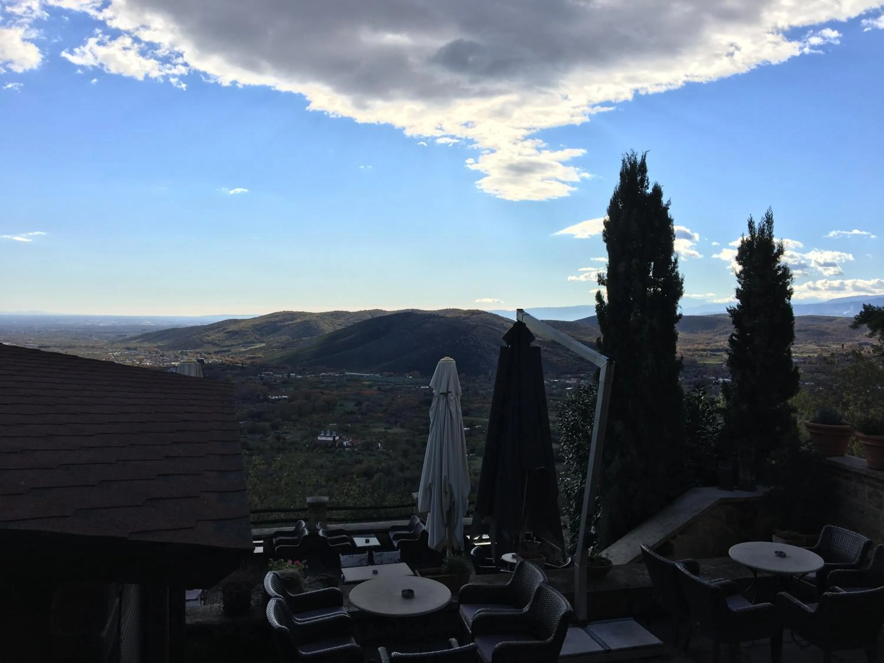 Garden in Varosi 4 Seasons