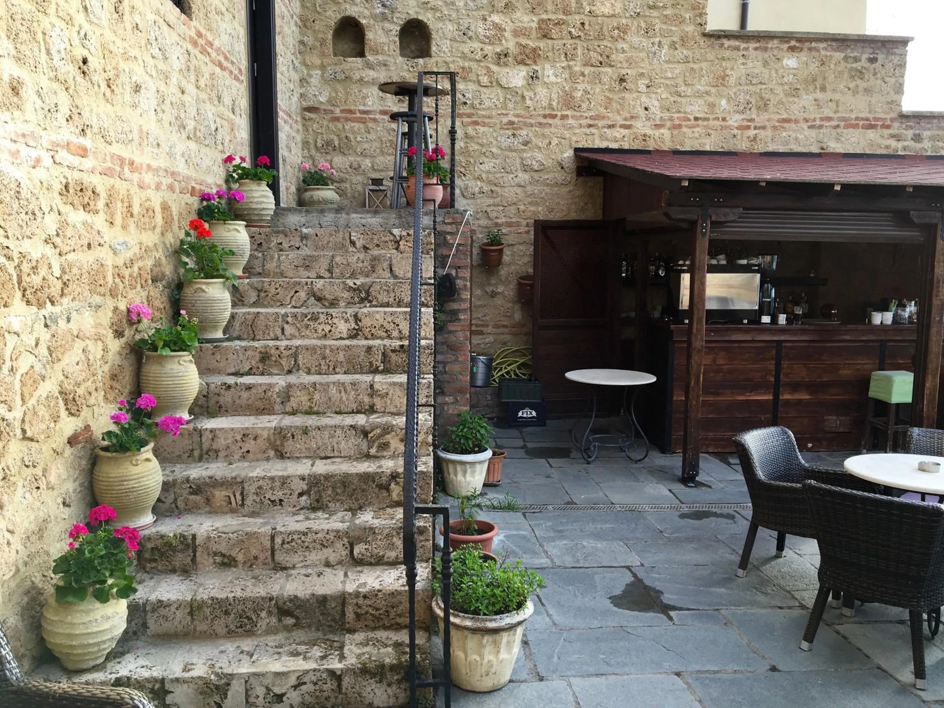 Lounge or bar in Varosi 4 Seasons