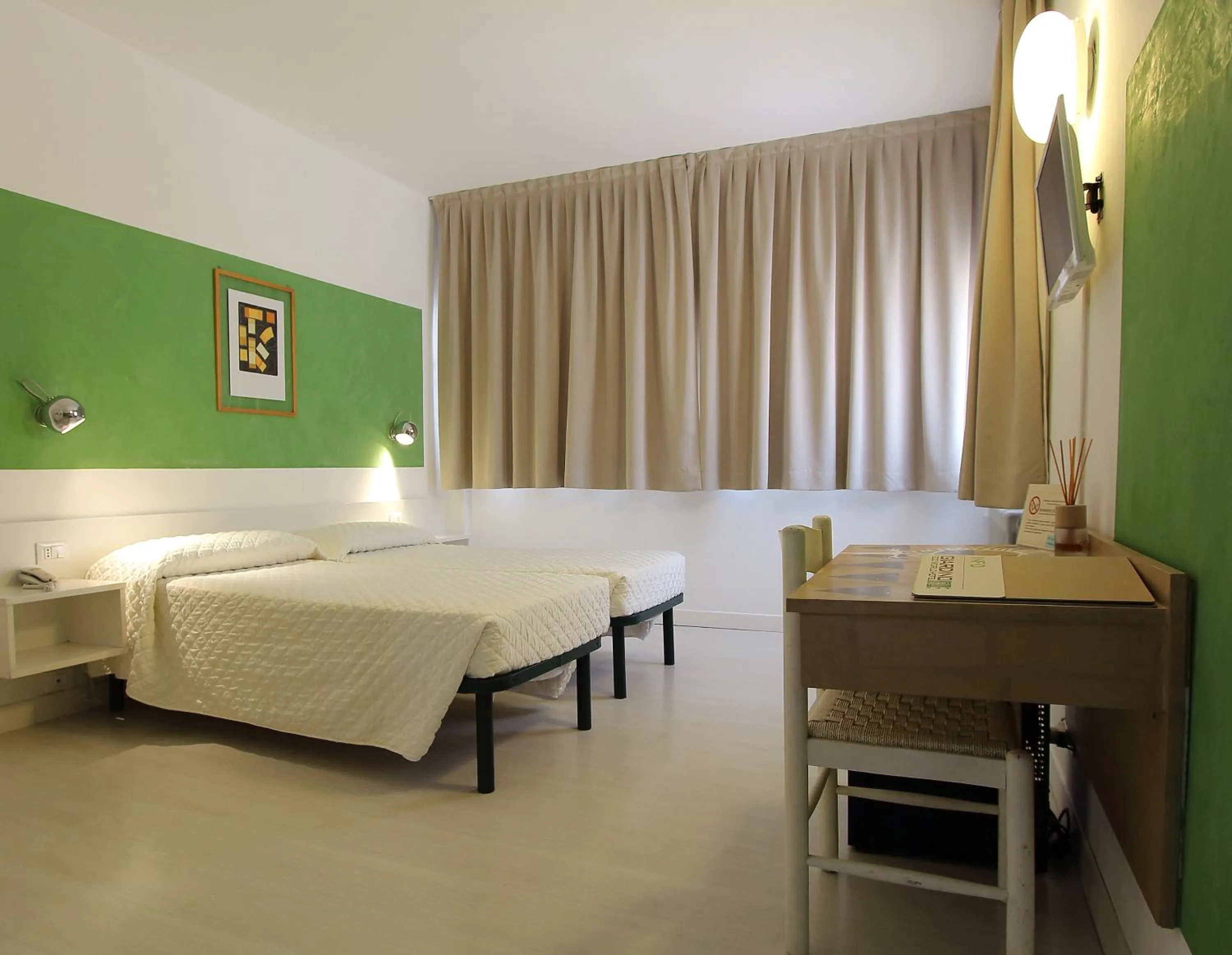 Bedroom, Bed in Hotel Giardino