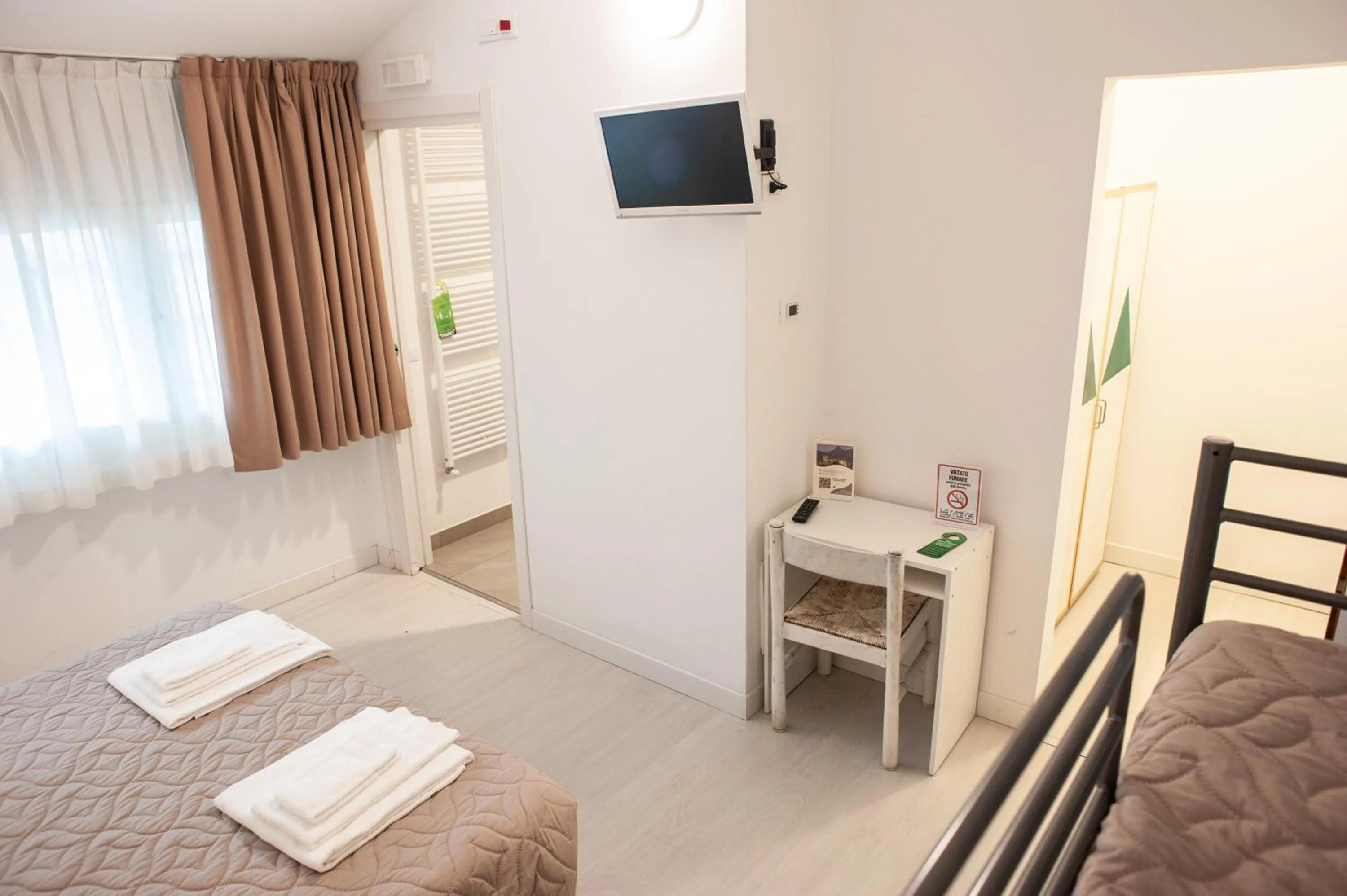 Bedroom, Bed in Hotel Giardino