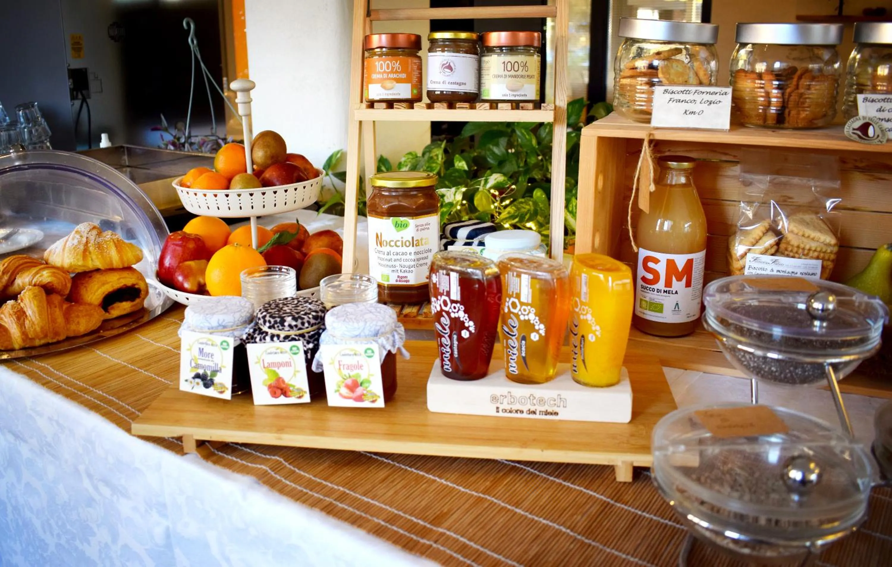 Breakfast in Hotel Giardino